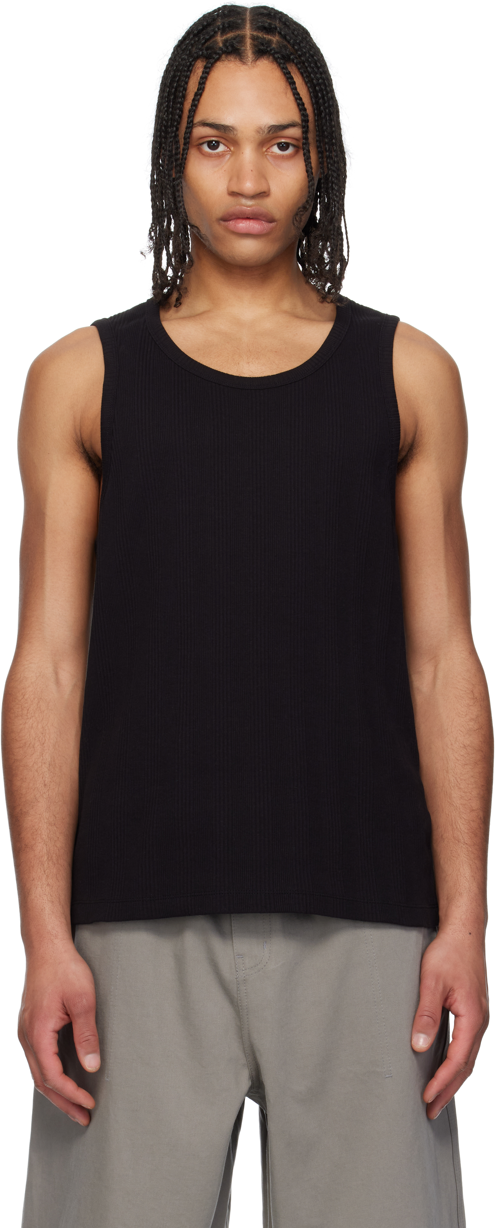 【COOR】 Scoop neck ribbed tank top / 追跡付 COOR: Black Scoop-Neck Ribbed Tank Top | SSENSE