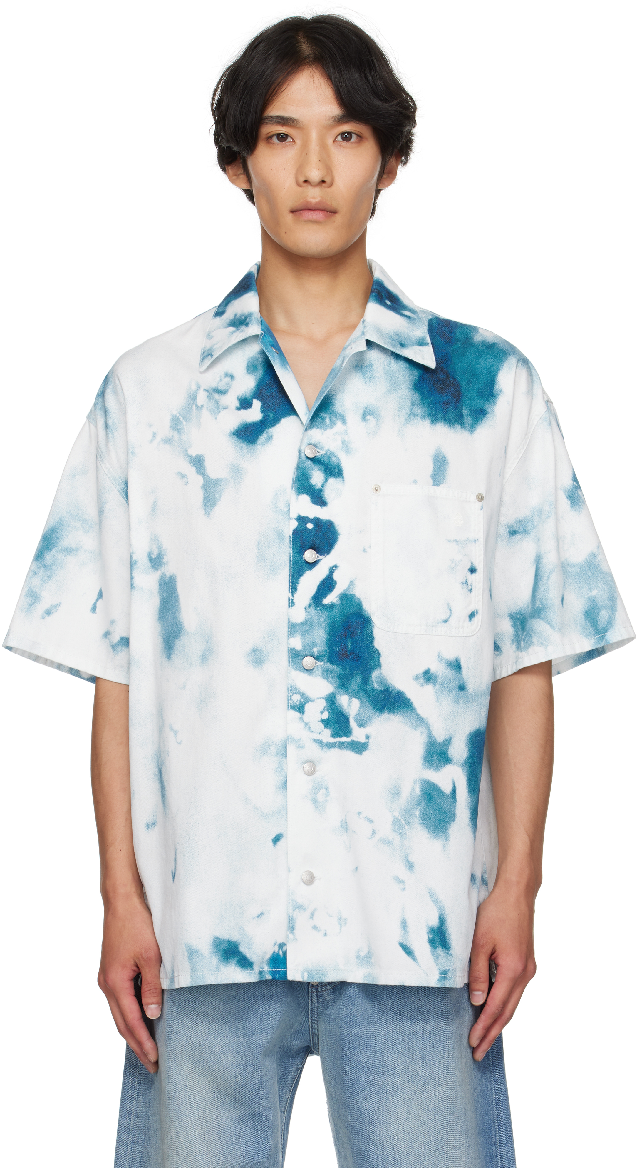 McQueenのホワイト＆ブルー Bleach Print シャツがセール中