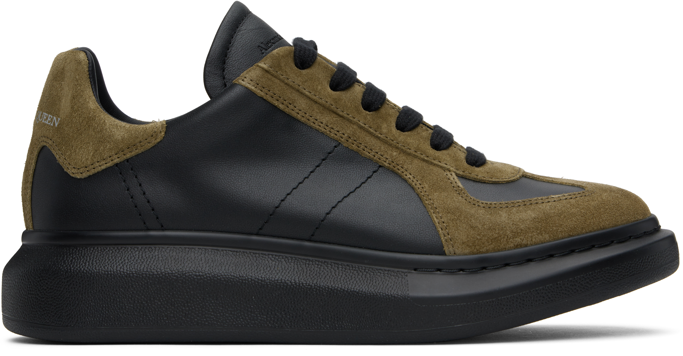 【関税込み】McQueen カーキ Oversized Retro スニーカー McQueenのカーキ Oversized Retro スニーカーがセール中