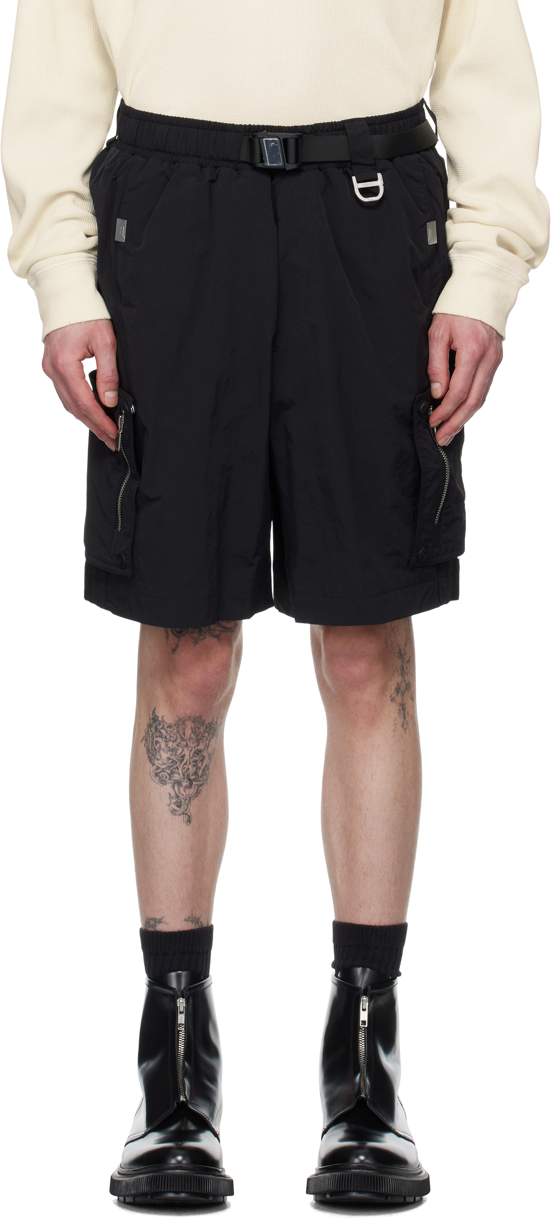 Black Side Pockets Shorts