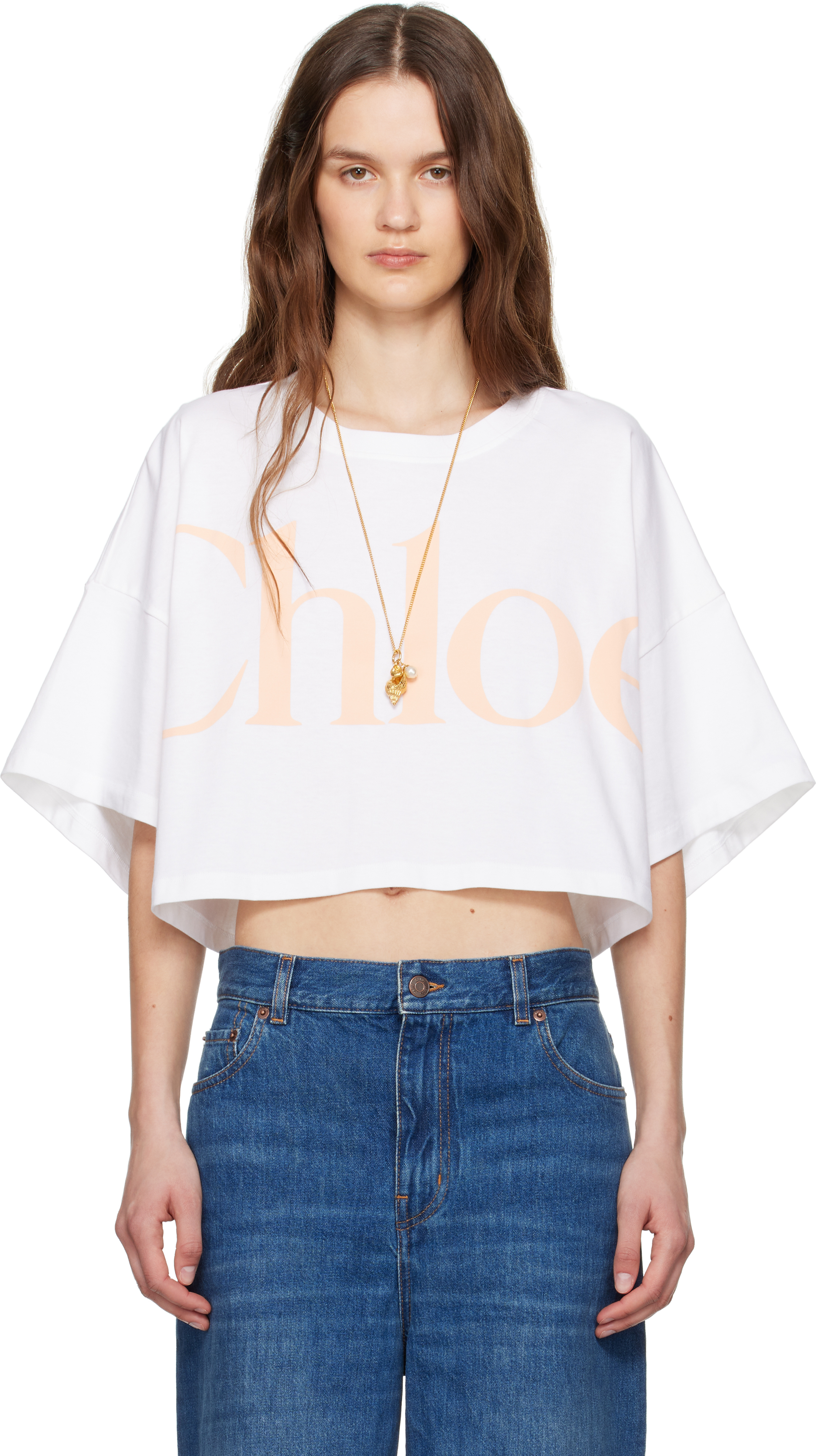 【送料&関税込】ChloAC Logo Detailed Oversized Cropped T-shi White Oversized Cropped Logo T-shirt by Chloé on Sale