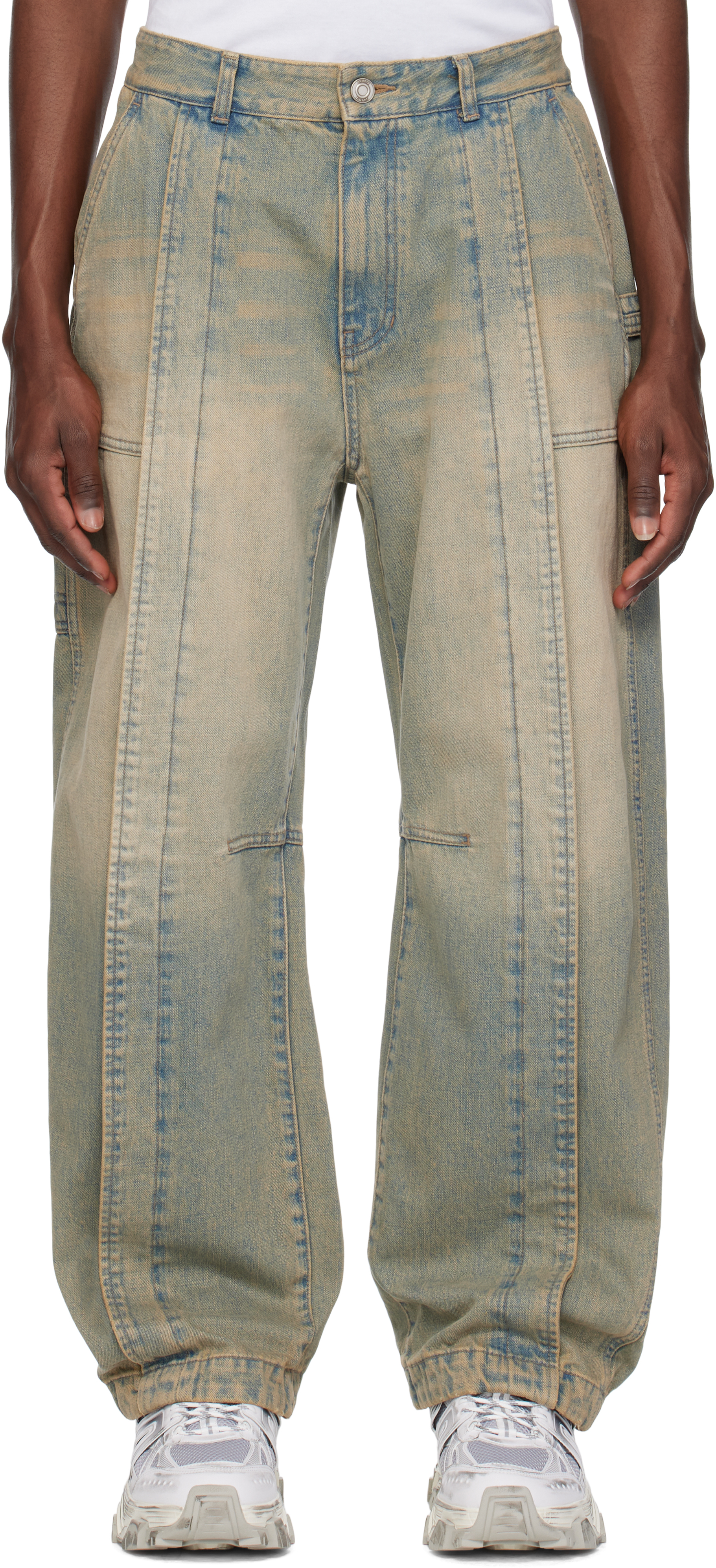 【DISCERNMENT】Curved washed darts denim Blue Washed Curved Jeans by Juun.J on Sale