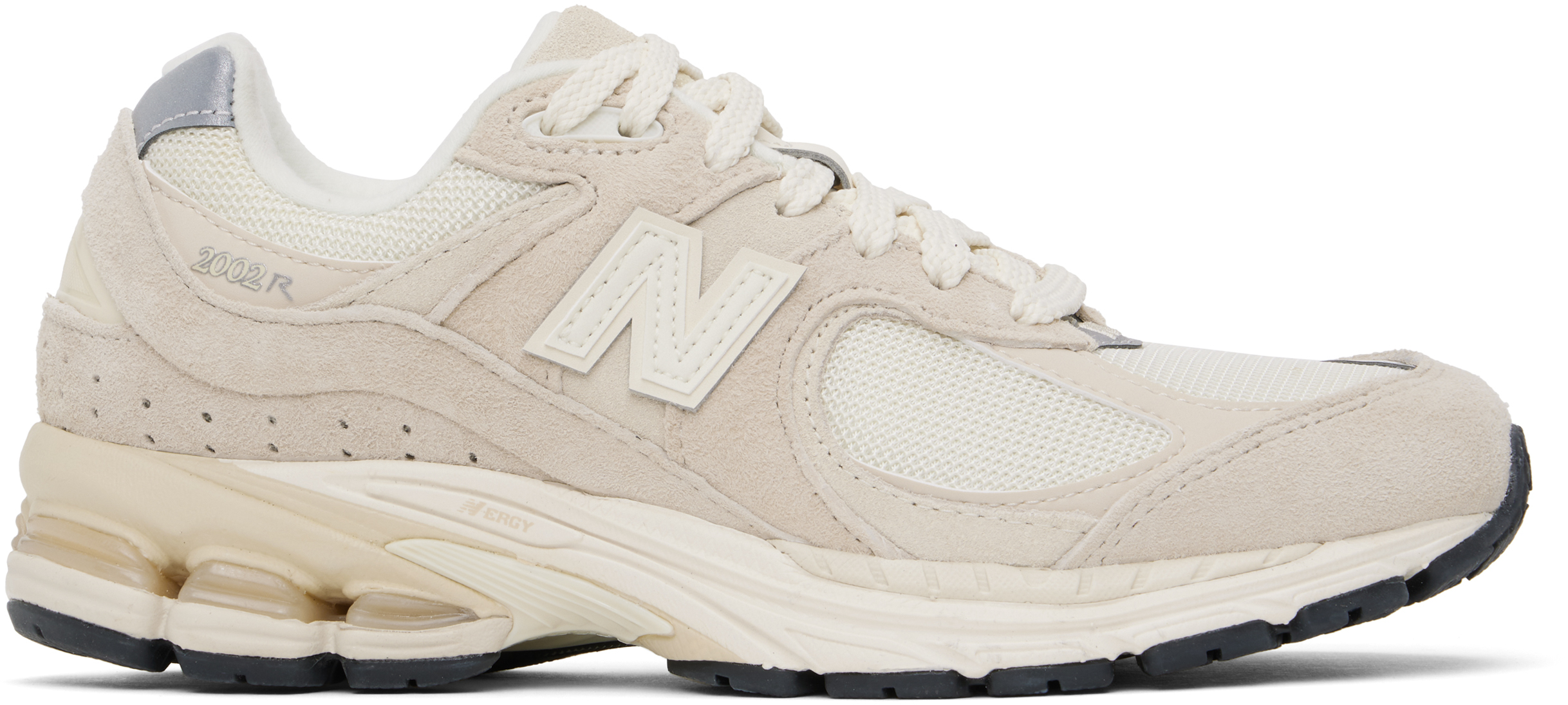 New Balance: ベージュ 2002R スニーカー | SSENSE 日本