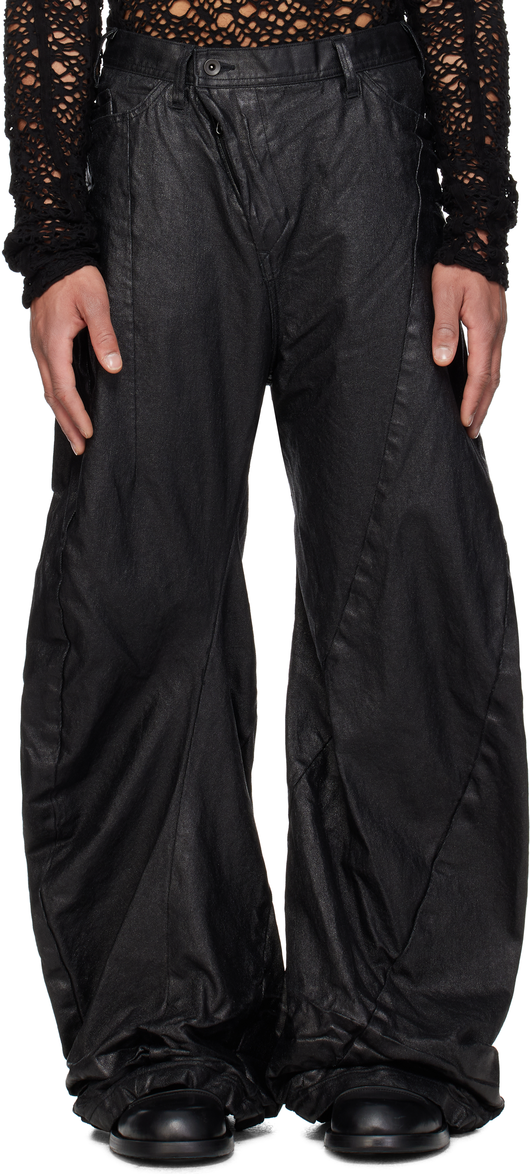 【関税込み】JULIUS ブラック Mylar Curved ジーンズ Julius: Black Mylar Curved Jeans | SSENSE