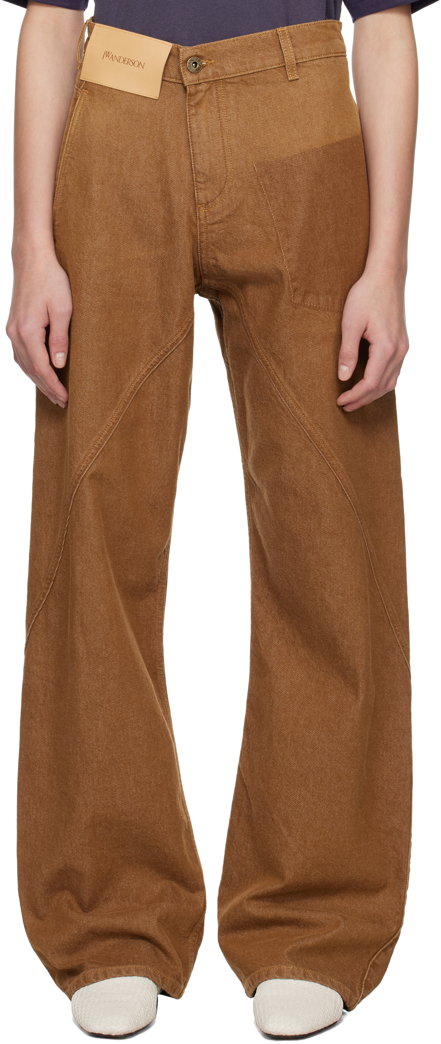 【関税込み】JW Anderson ブラウン Twisted Workwear ジーンズ JW Andersonのブラウン Twisted Workwear ジーンズがセール中