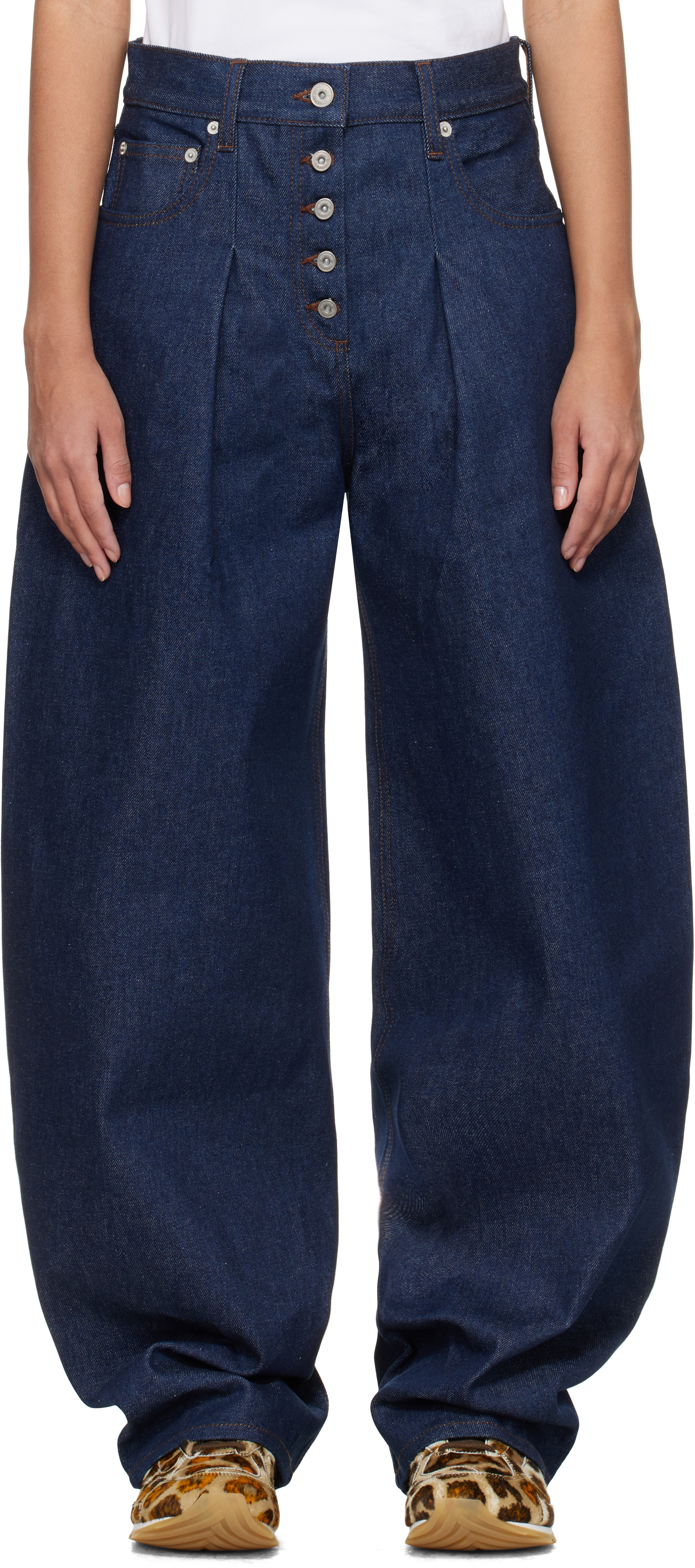【関税込み】JACQUEMUS インディゴ The Ovalo de-Nimes ジーンズ JACQUEMUS: インディゴ The Ovalo de-Nîmes ジーンズ | SSENSE 日本