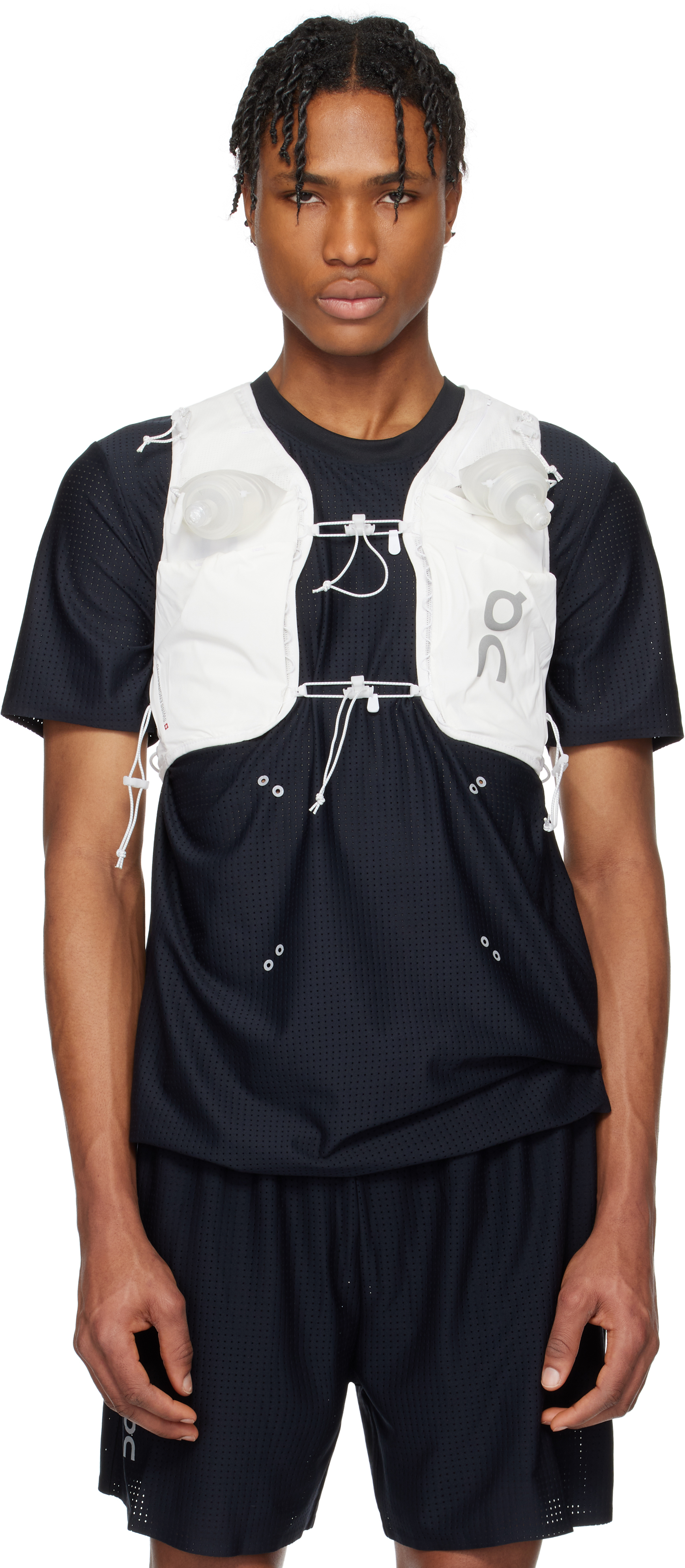 ON ULTRA VEST 10L ホワイト S Ultra Vest 10L | Undyed & White | On Canada