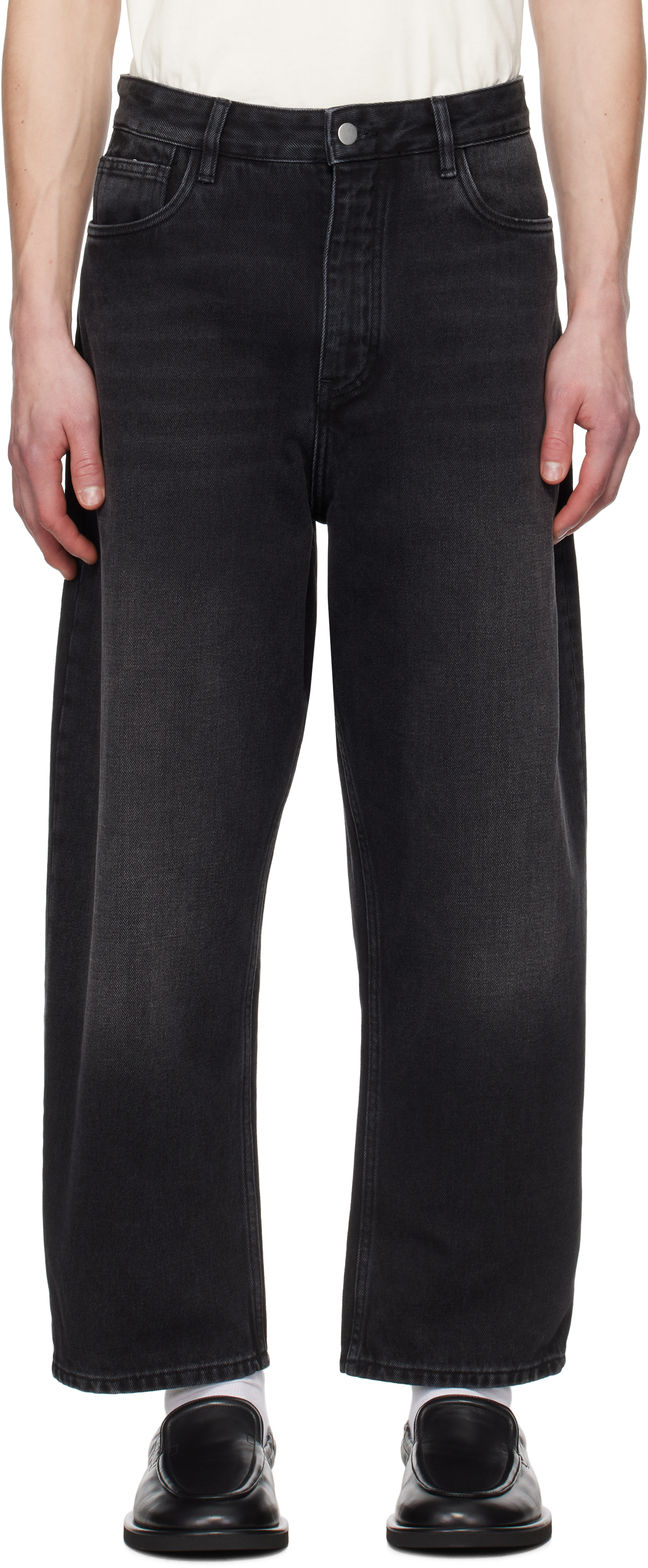 Studio Nicholson Land Denim – Black Studio Nicholsonのブラック Land ジーンズがセール中