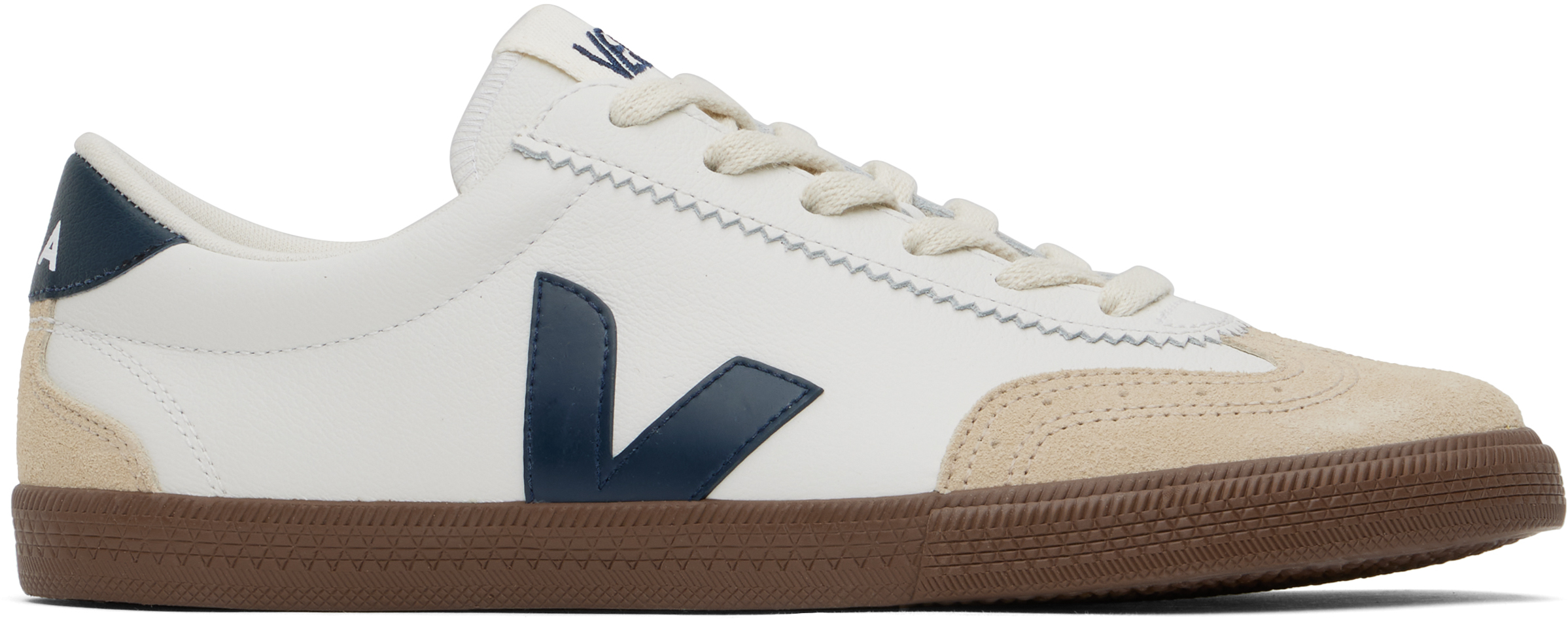 VEJA: ホワイト＆ベージュ Volley レザースニーカー | SSENSE 日本