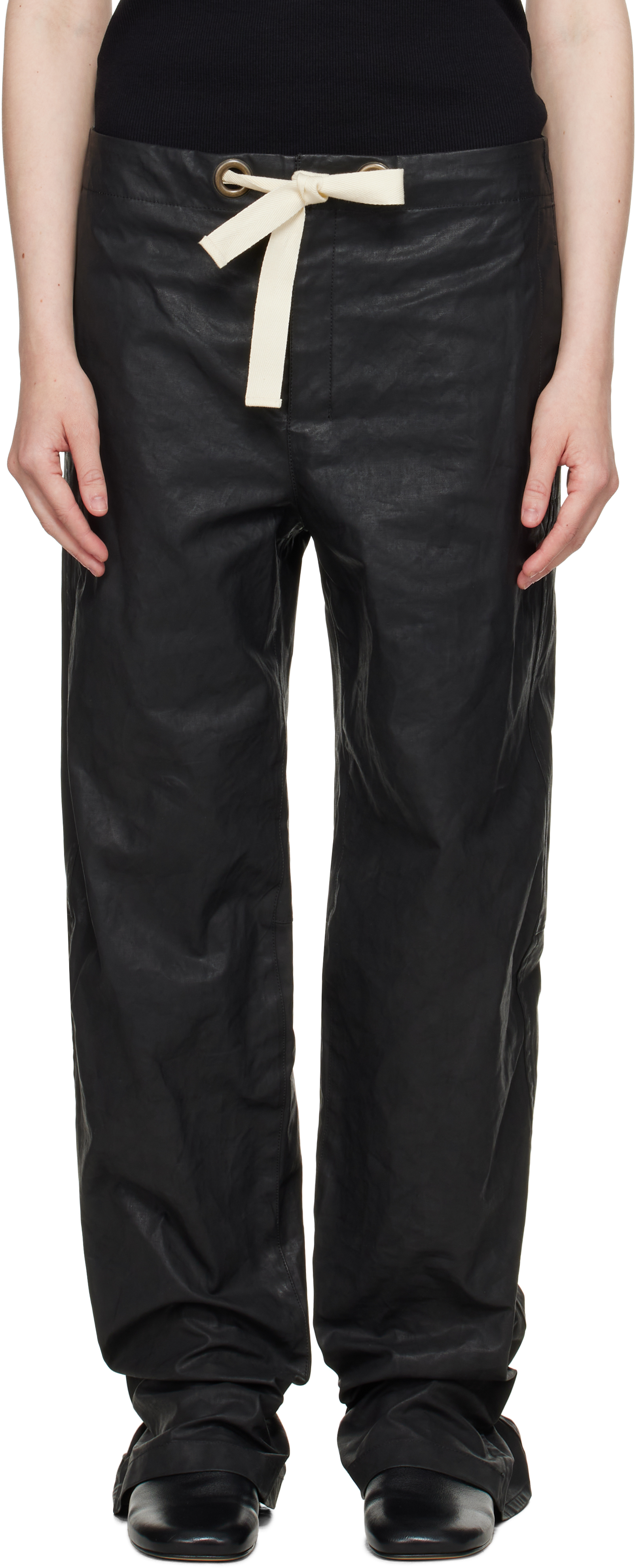 【関税込み】LEMAIRE ブラック Straight Rain トラウザーズ LEMAIREのブラック Straight Rain トラウザーズがセール中