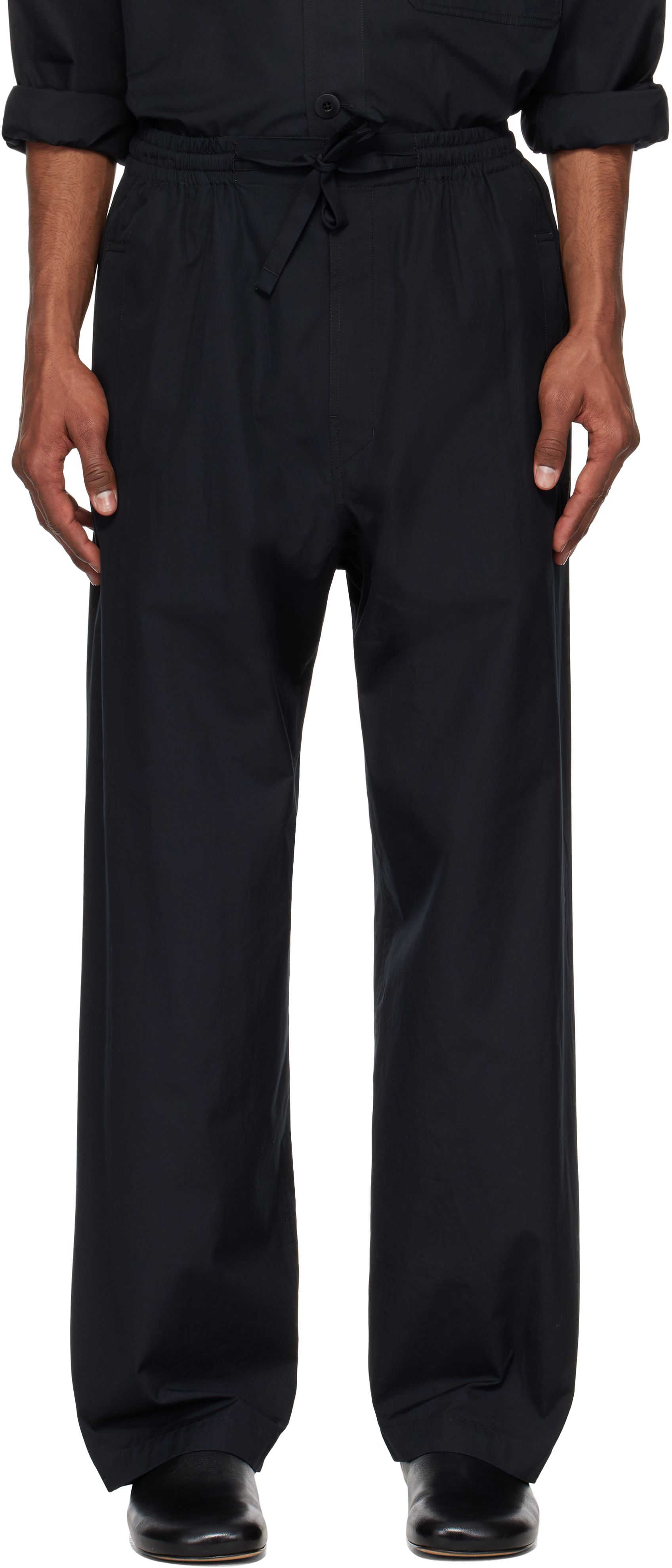 LEMAIREのブラック Pyjama トラウザーズがセール中