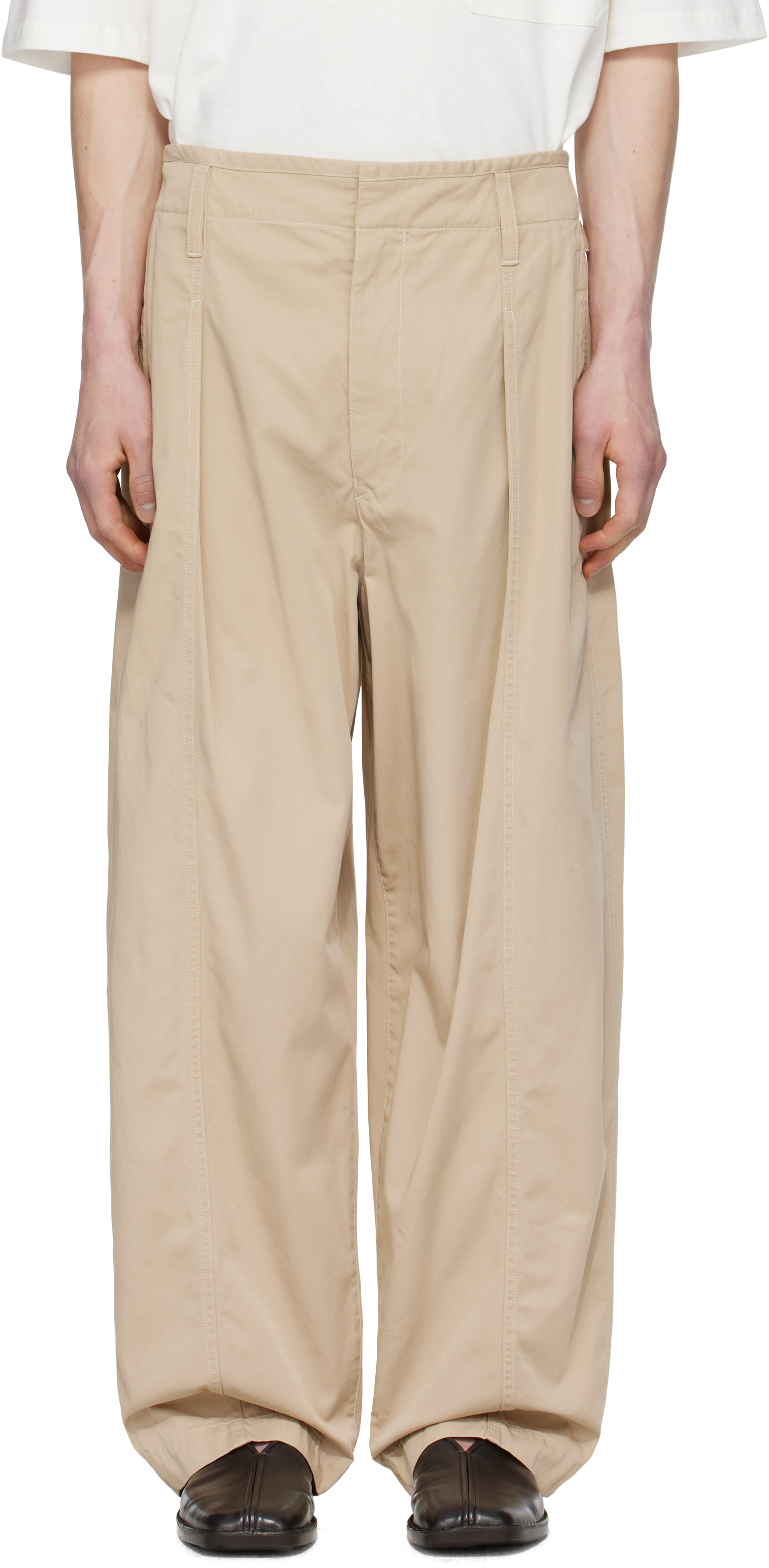 LEMAIRE: ベージュ Maxi Pleated トラウザーズ | SSENSE 日本 LEMAIRE: ベージュ Maxi Pleated トラウザーズ | SSENSE 日本