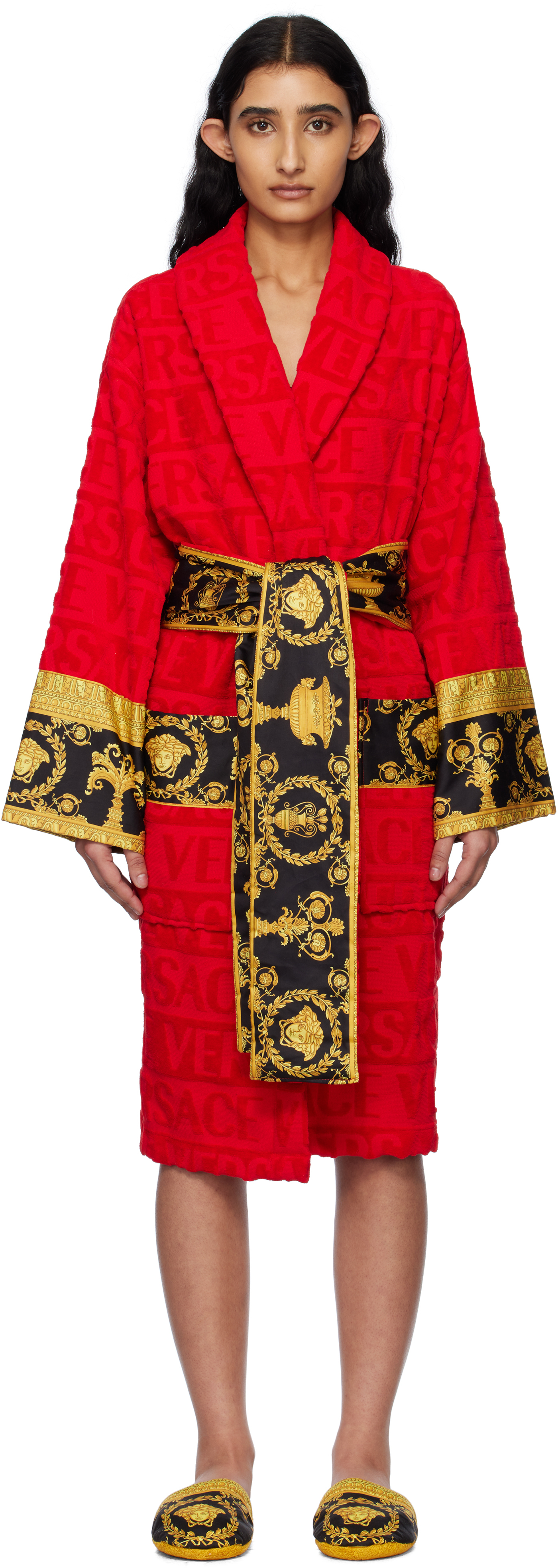 Versace Underwearのレッド 'I Heart Baroque' バスローブがセール中