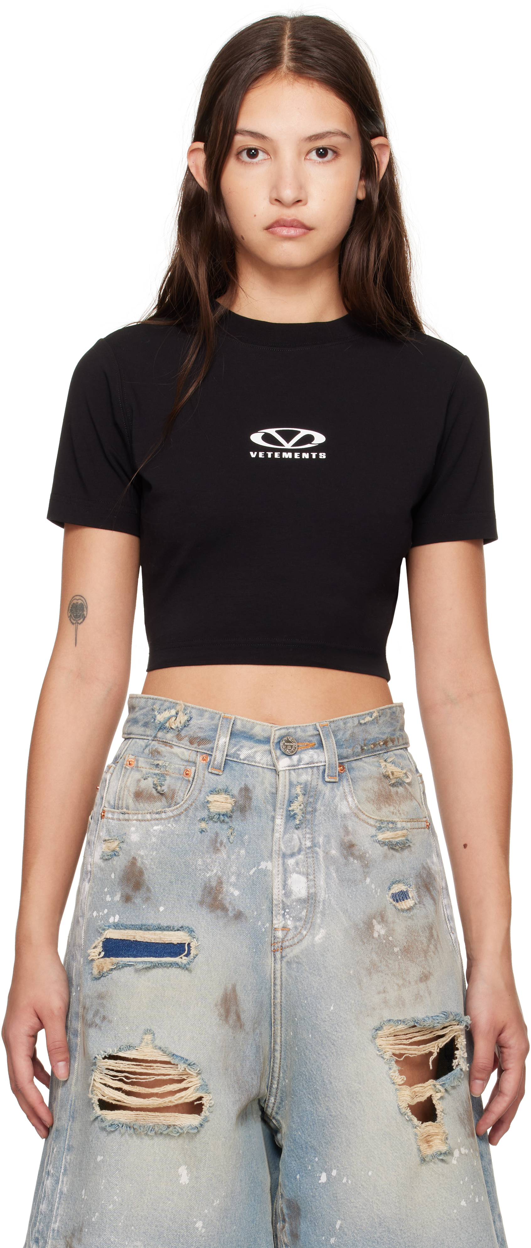 【関税込】VETEMENTS オーバルロゴ クロップド ボックスTシャツ VETEMENTS: ブラック オーバルロゴ クロップド フィット Tシャツ