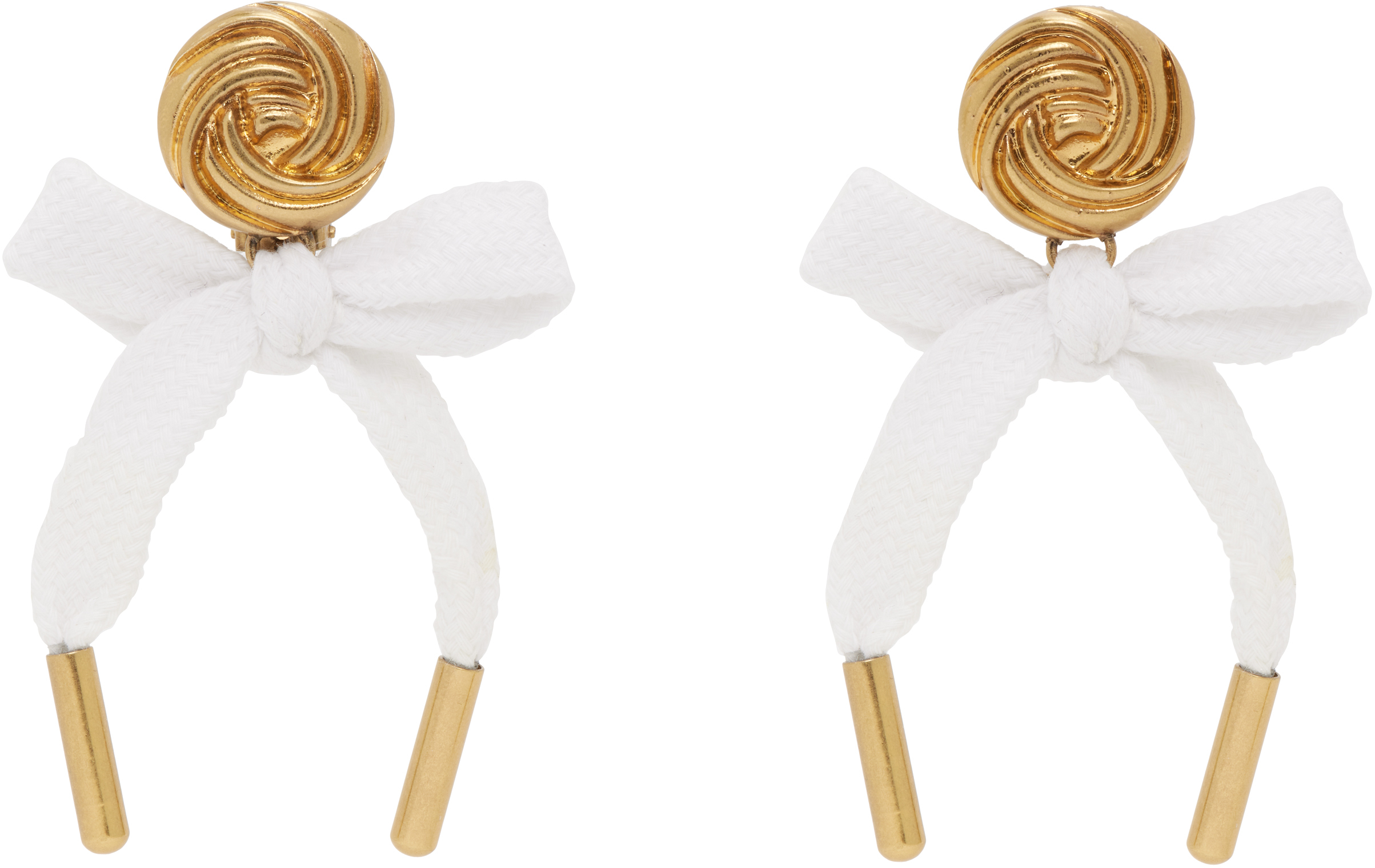 【関税込み】Moschino ゴールド＆ホワイト Bow イヤリング Moschinoのゴールド＆ホワイト Bow イヤリングがセール中