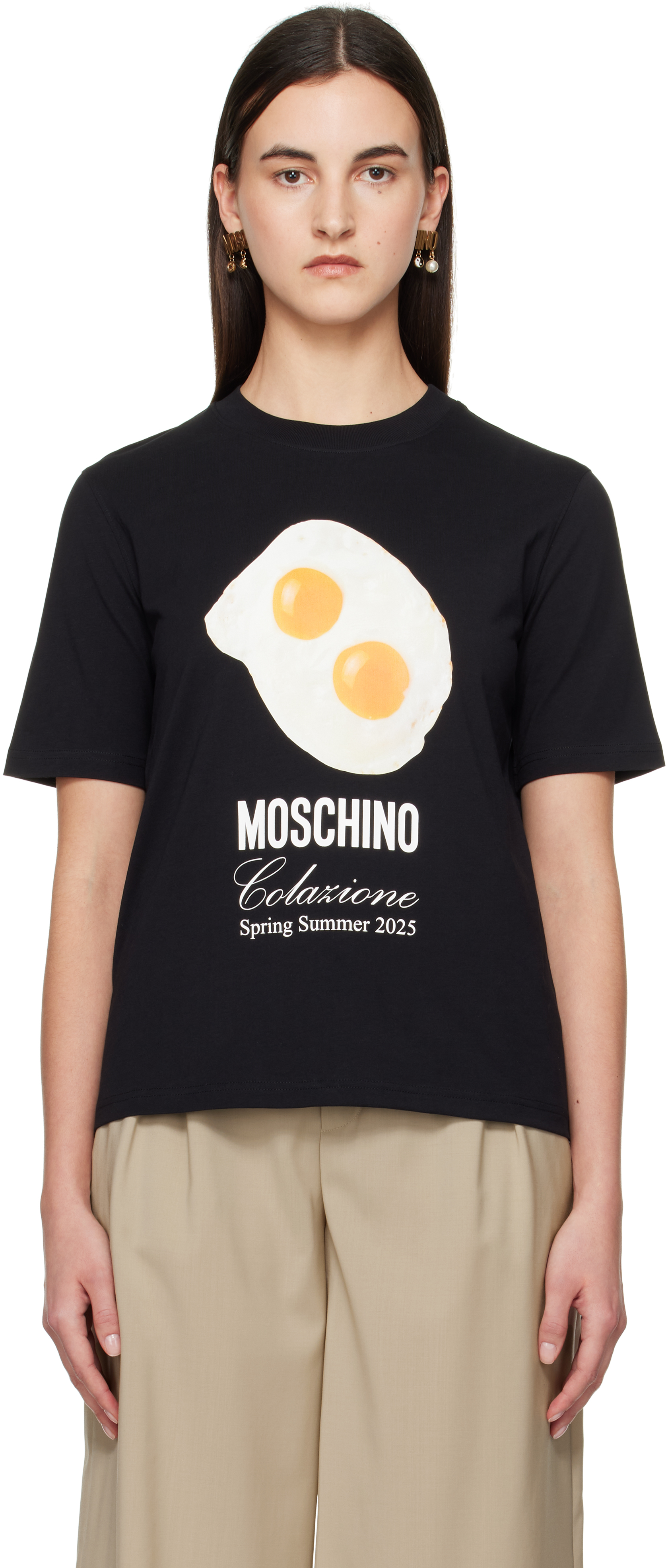 【関税込み】Moschino ブラック Eggs Print Tシャツ Black Eggs Print T-shirt by Moschino on Sale