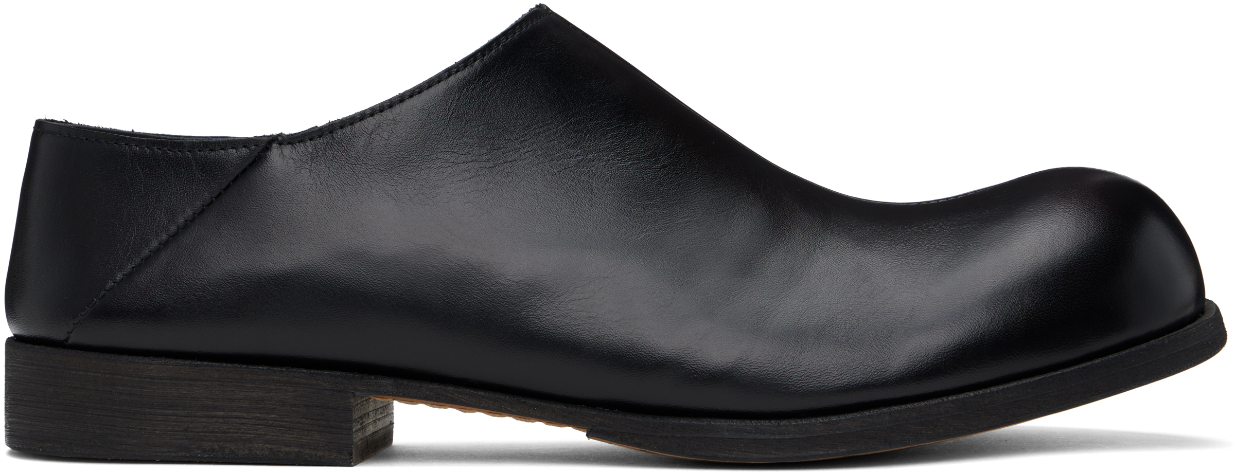 【関税込み】Moschino ブラック Cobbler Calf Shootie クロッグ Moschinoのブラック Cobbler Calf Shootie クロッグがセール中