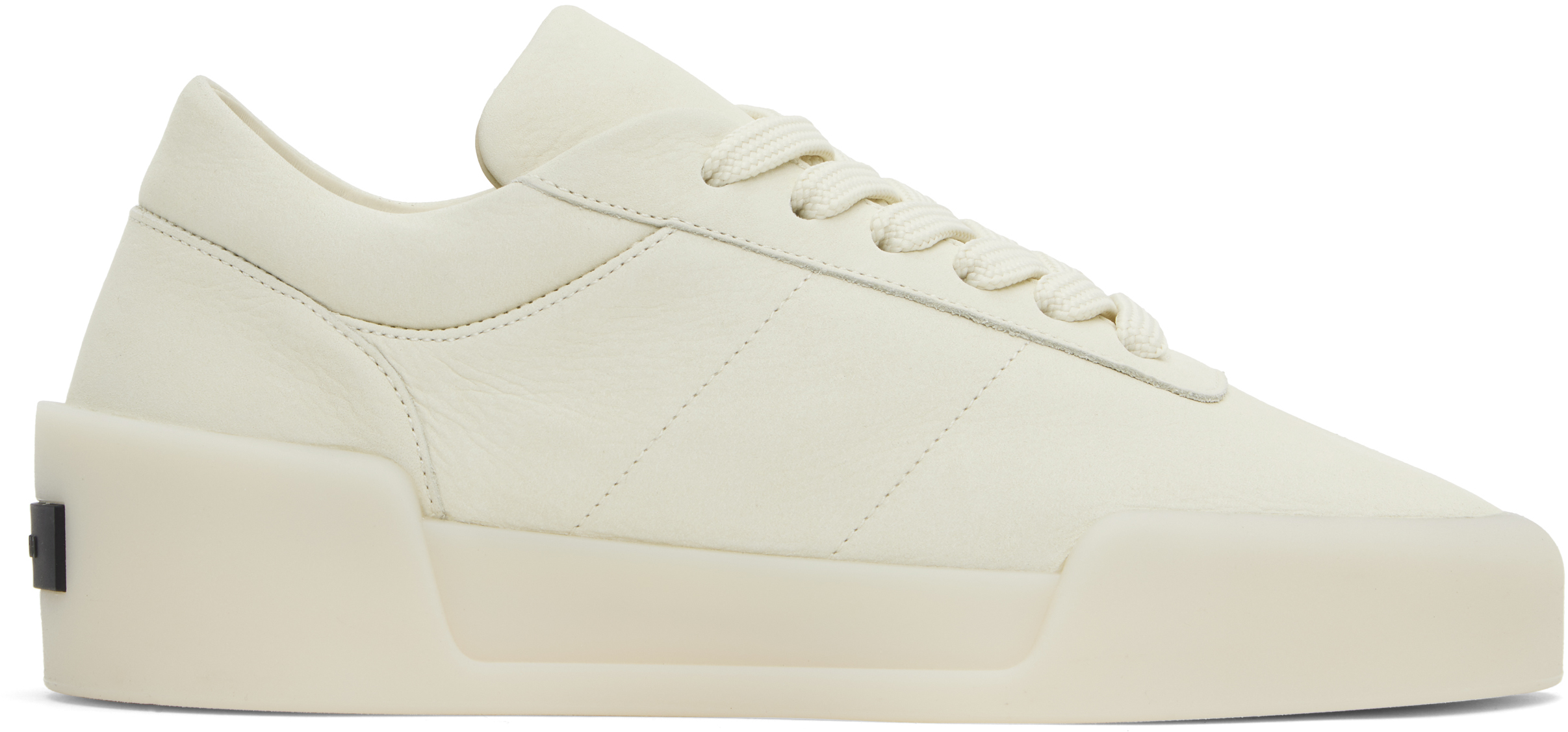 【関税込み】Fear of God オフホワイト Aerobic Low スニーカー Fear of Godのオフホワイト Aerobic Low スニーカーがセール中