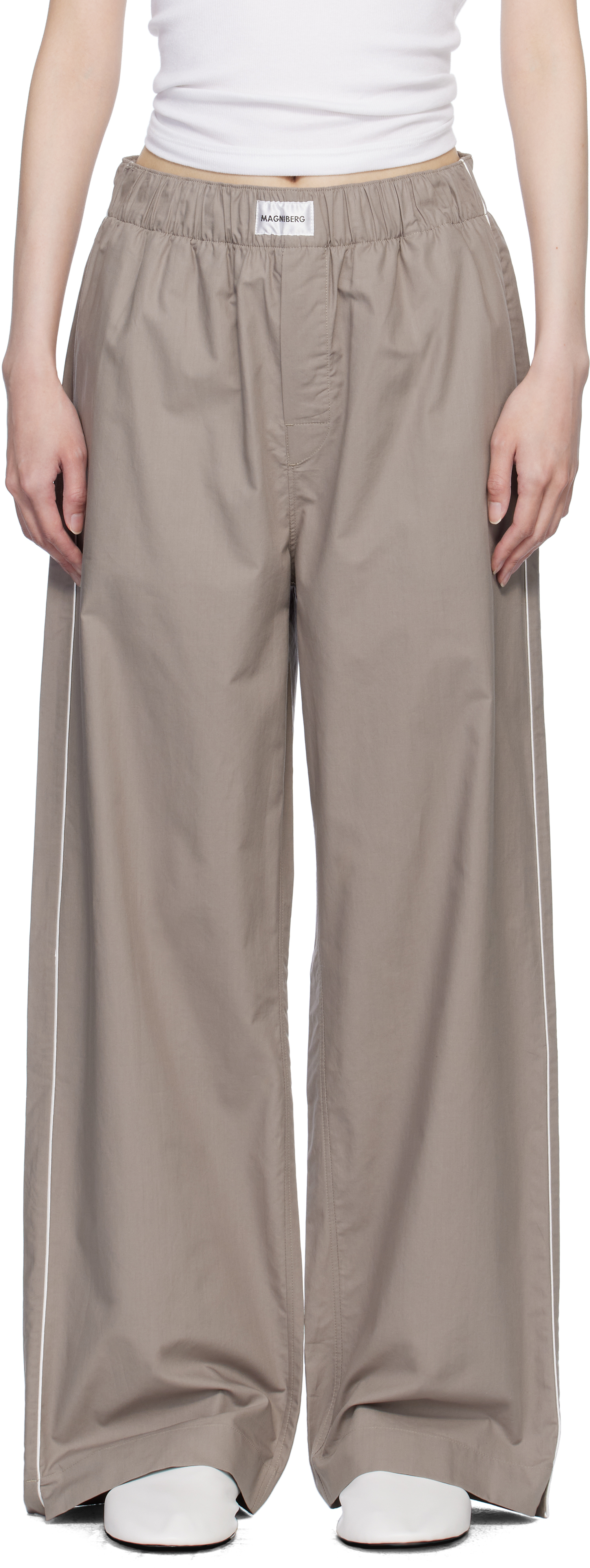【関税込み】MAGNIBERG トープ Dolce パジャマパンツ Taupe Dolce Pyjama Pants by MAGNIBERG on Sale