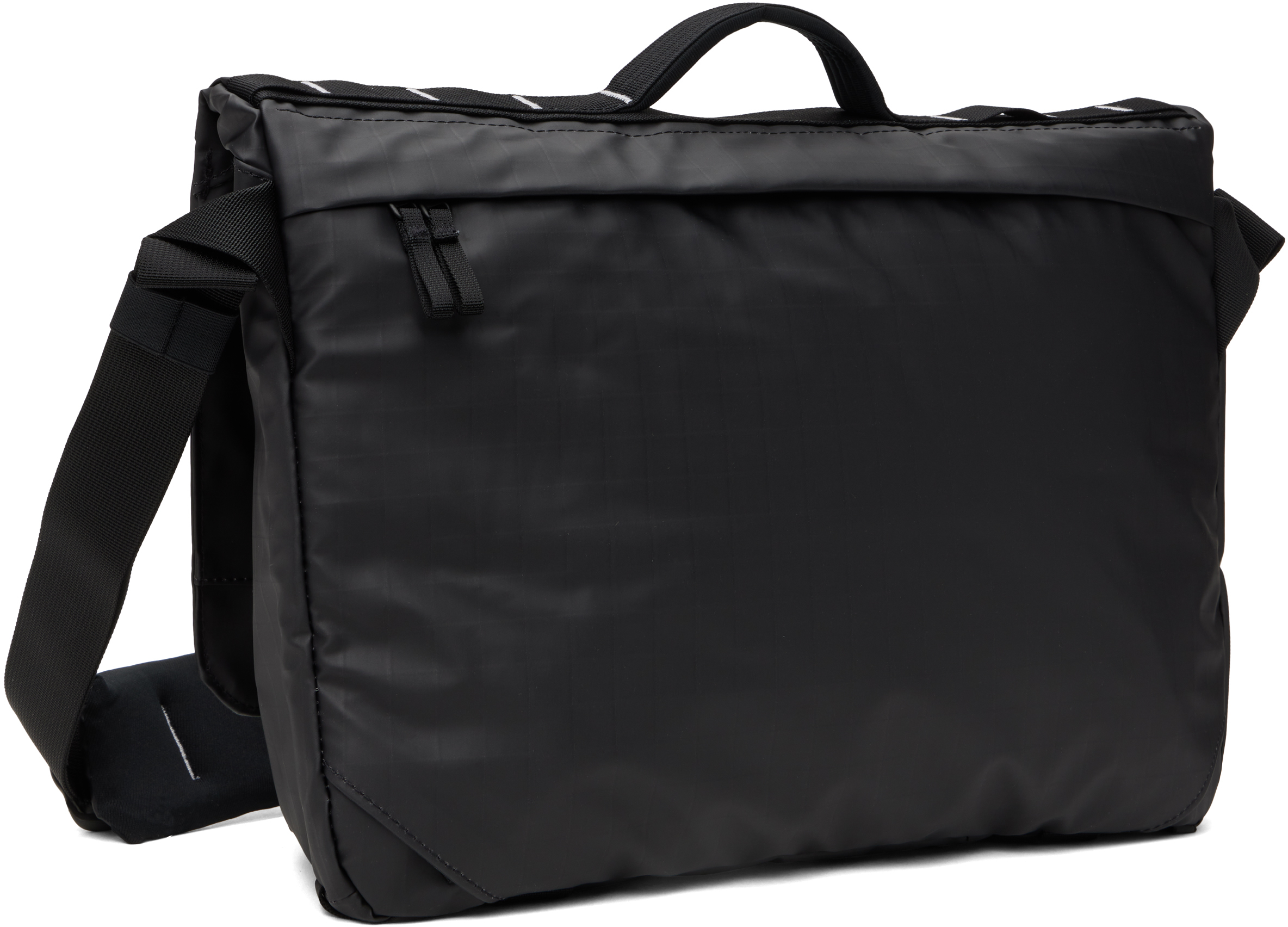 The North Face Black Base Camp Voyager Messenger Bag In Tnf Black Npf 53r
