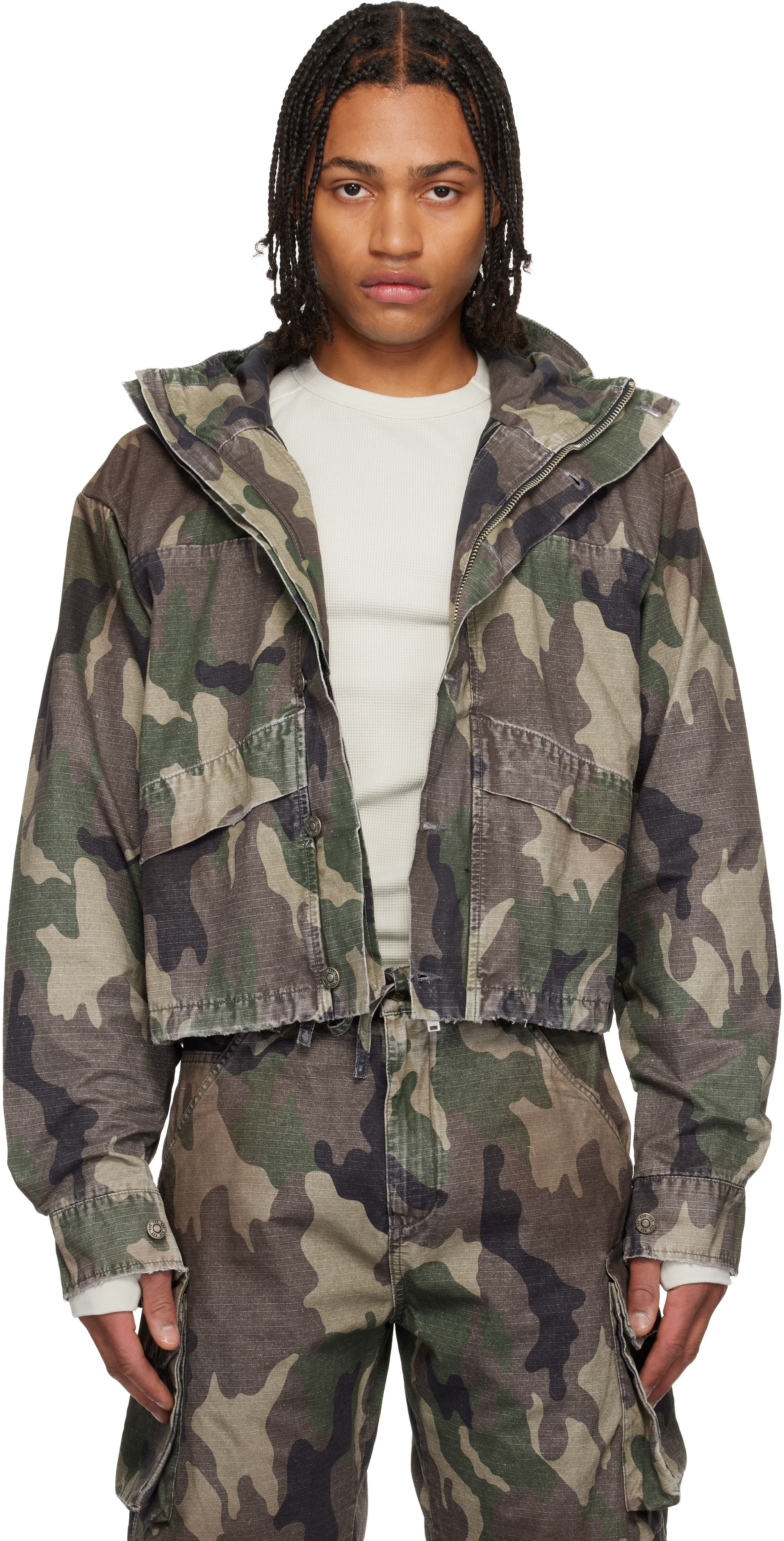 424のカーキ クロップド マウンテンパーカーがセール中