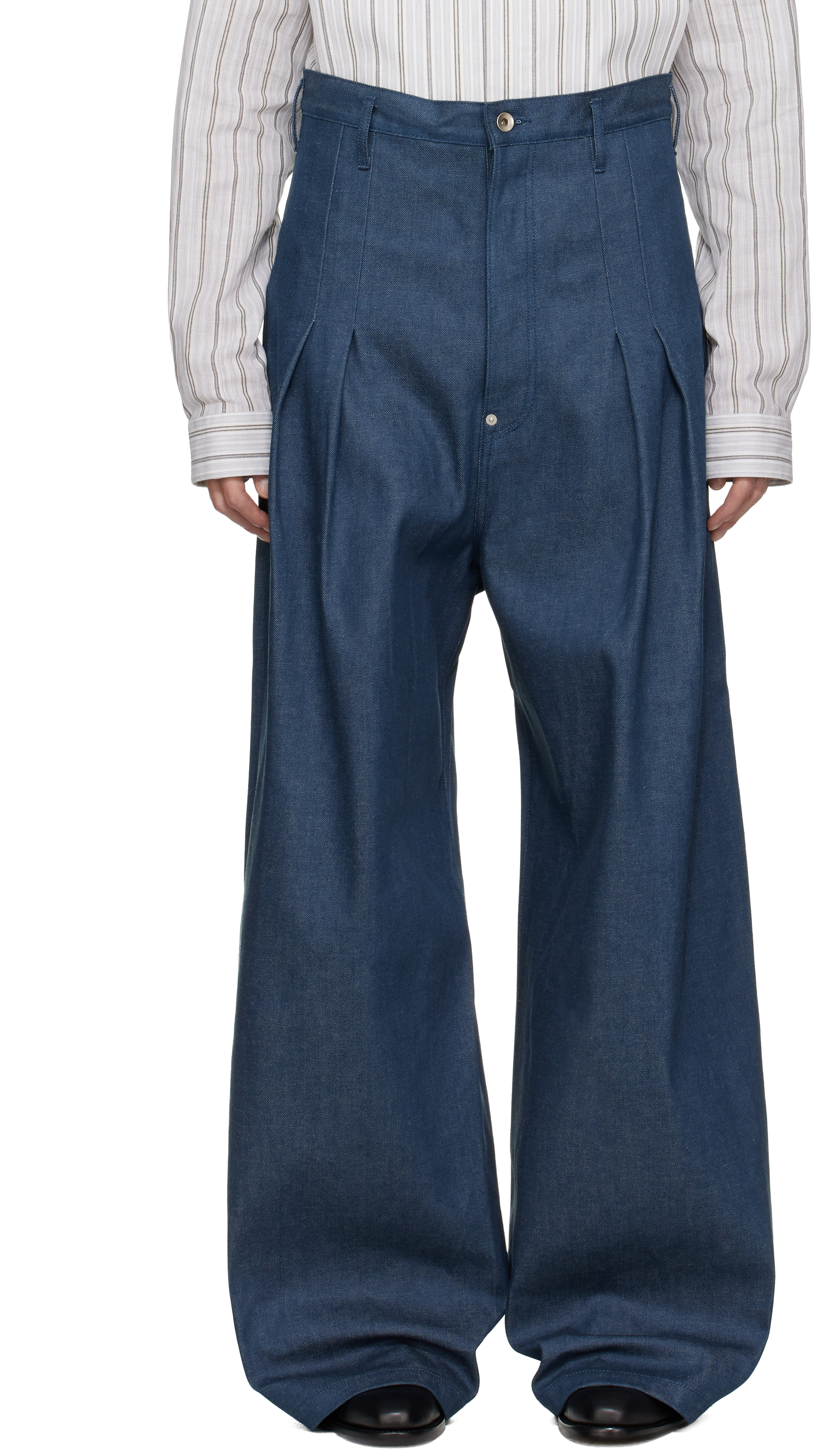 服*物様 SOSHIOTSUKI HI WAIST BAGGY DENIM PA Blue Hi Waist Baggy Denim Jeans by SOSHIOTSUKI on Sale