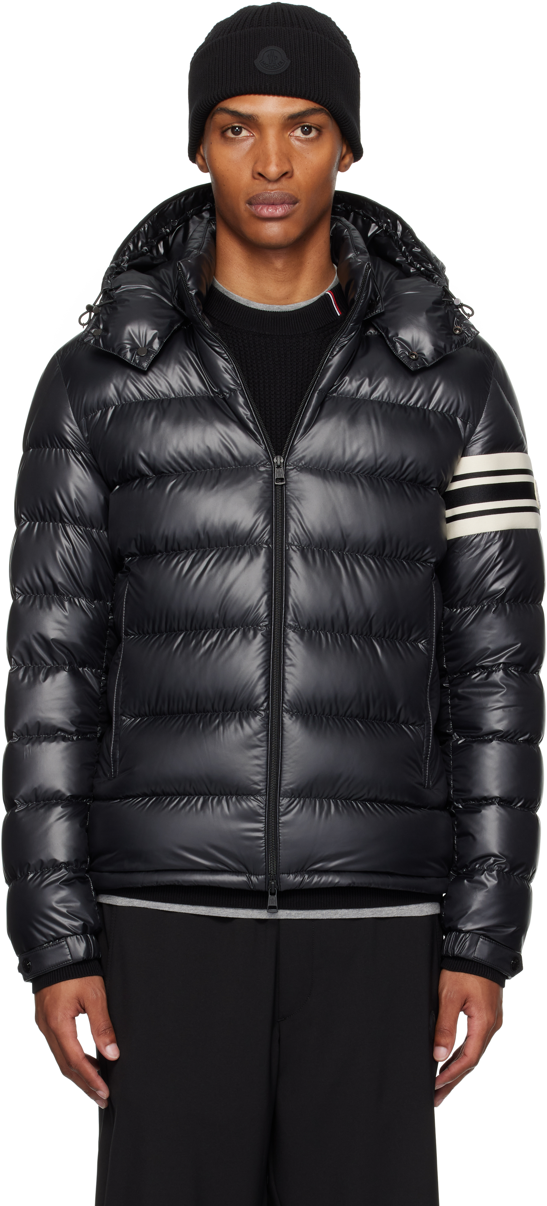 ★25AW MONCLER LANDRE ロゴ フード付き ダウンジャケット Moncler: ブラック Landre ダウンジャケット | SSENSE 日本