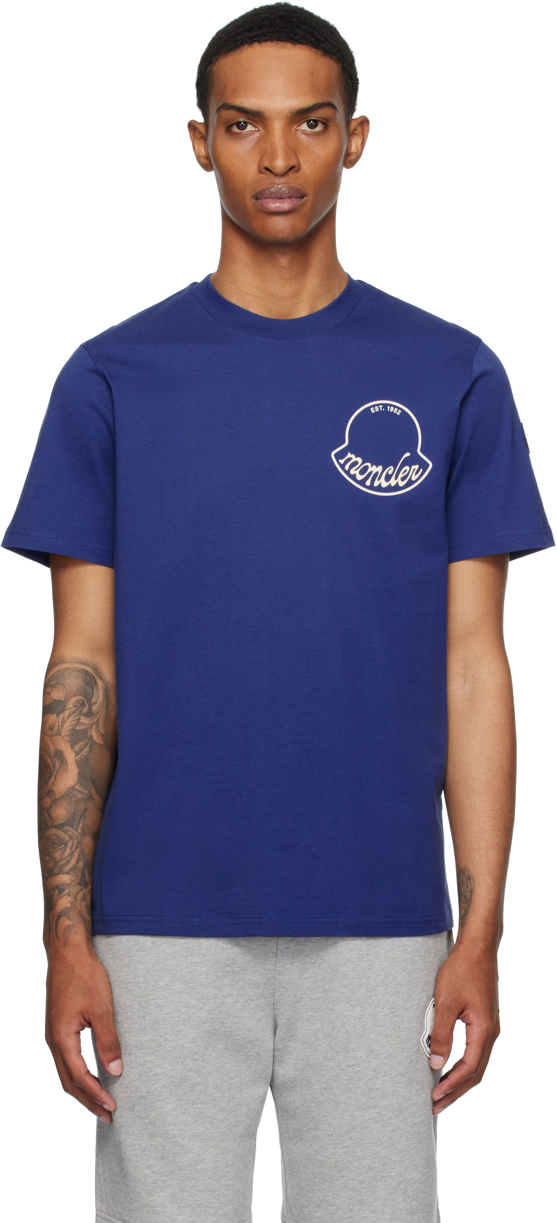 【関税込み】Moncler ネイビー Archivio Creativo Tシャツ Moncler: ネイビー Archivio Creativo Tシャツ | SSENSE 日本