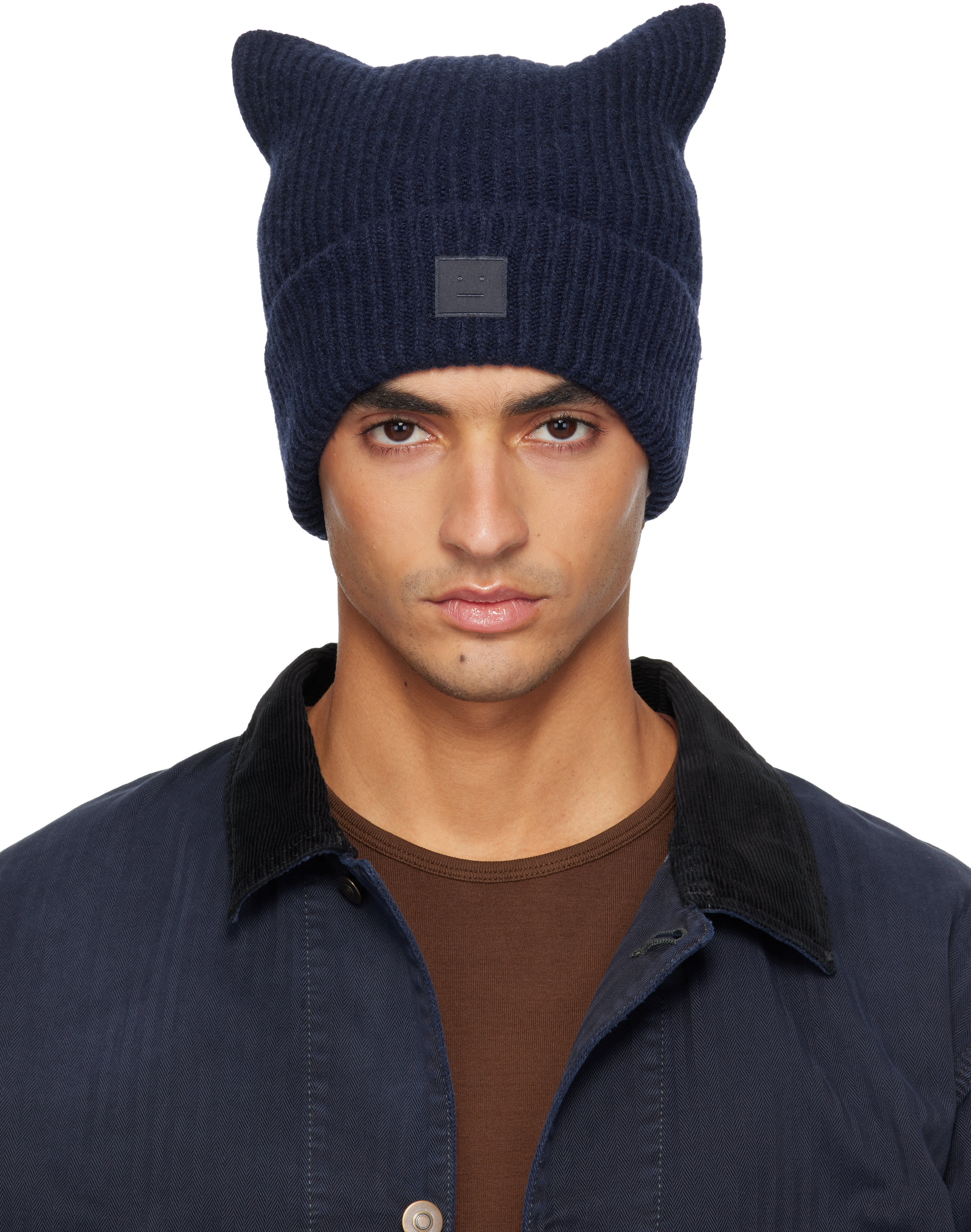 Acne Studiosのネイビー ロゴ スクエア ビーニーがセール中
