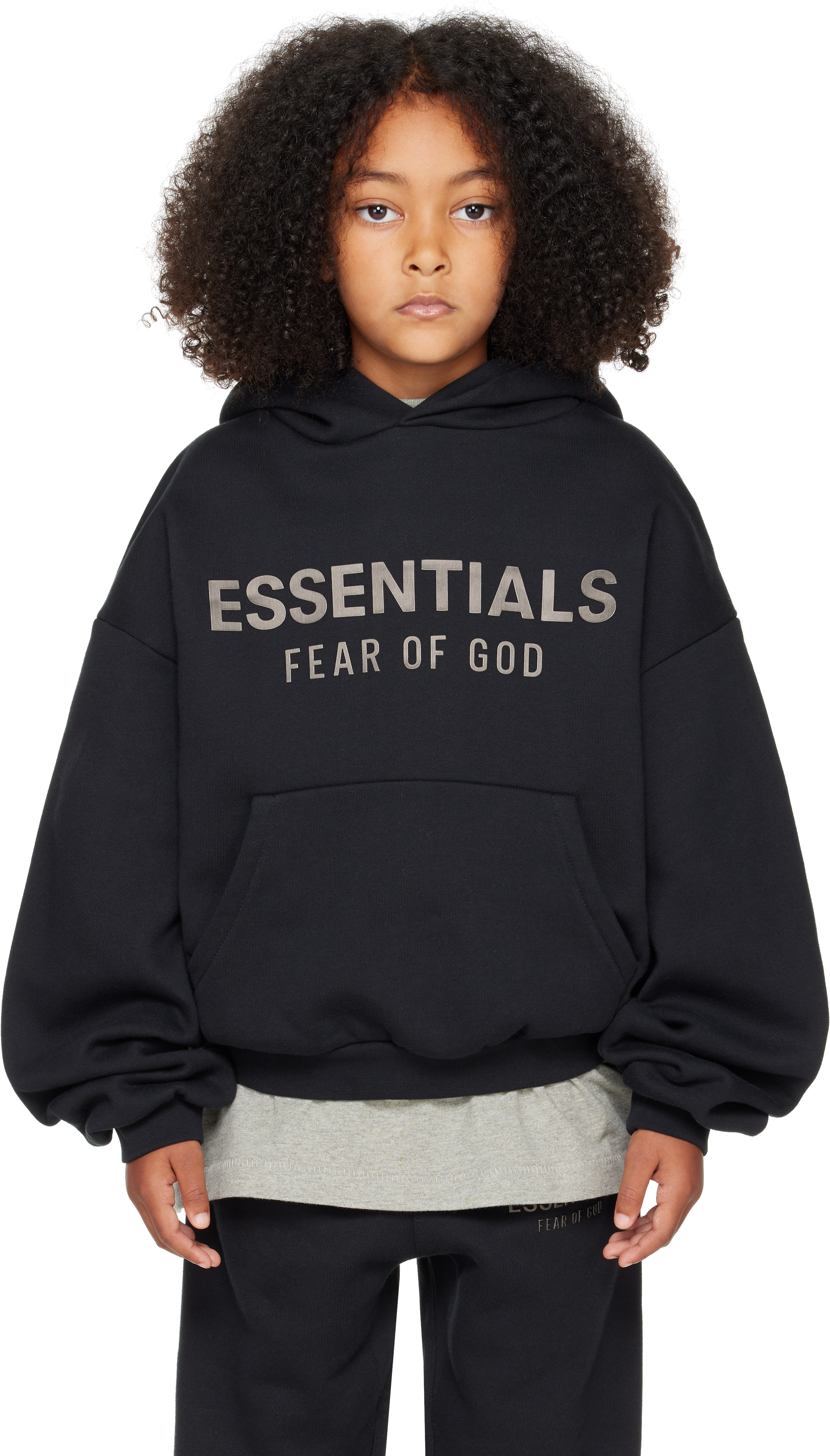Fear of God ESSENTIALSのキッズ｜ブラック フリース フーディがセール中