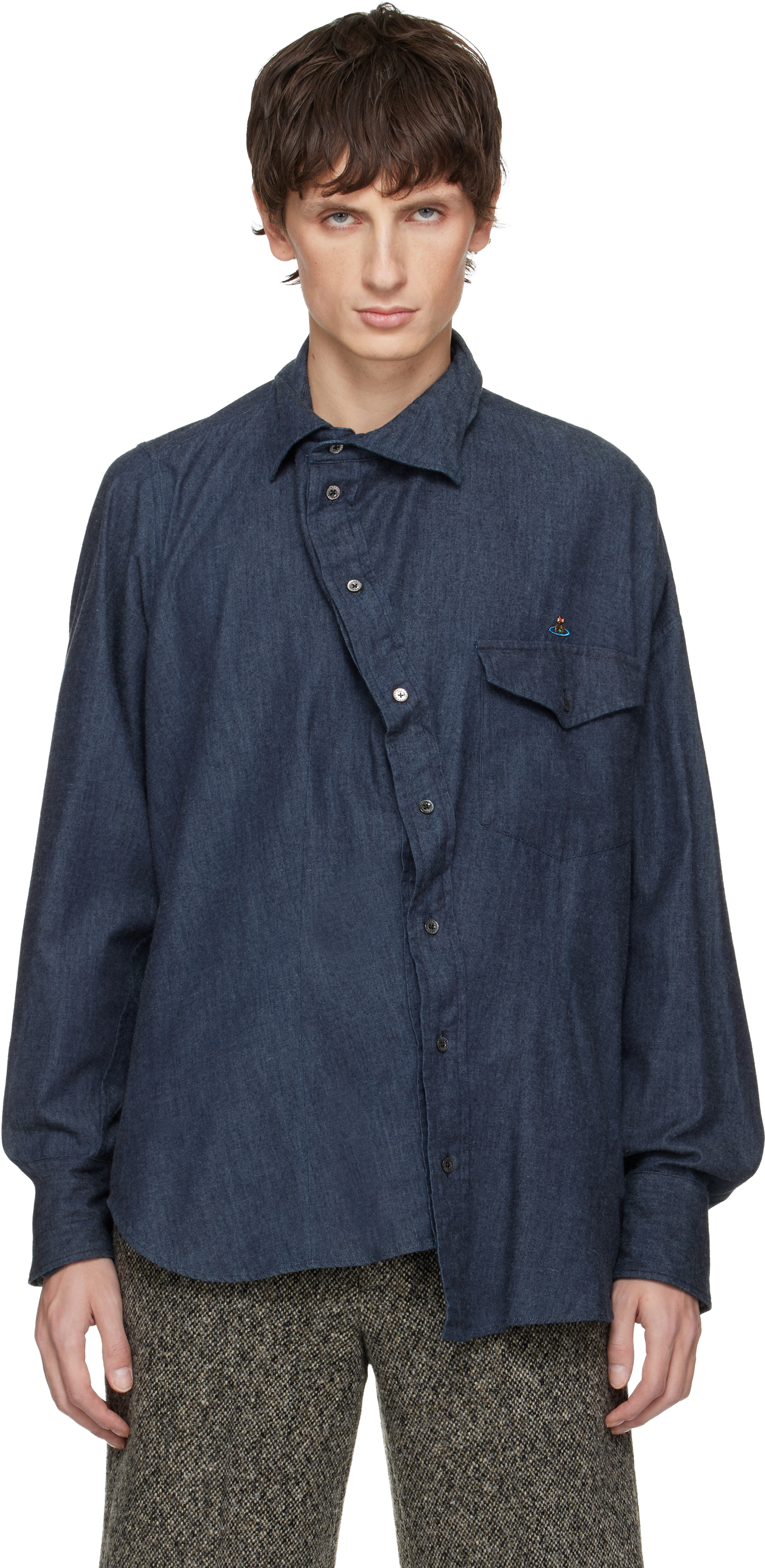 Vivienne Westwoodのブルー Chaos シャツがセール中