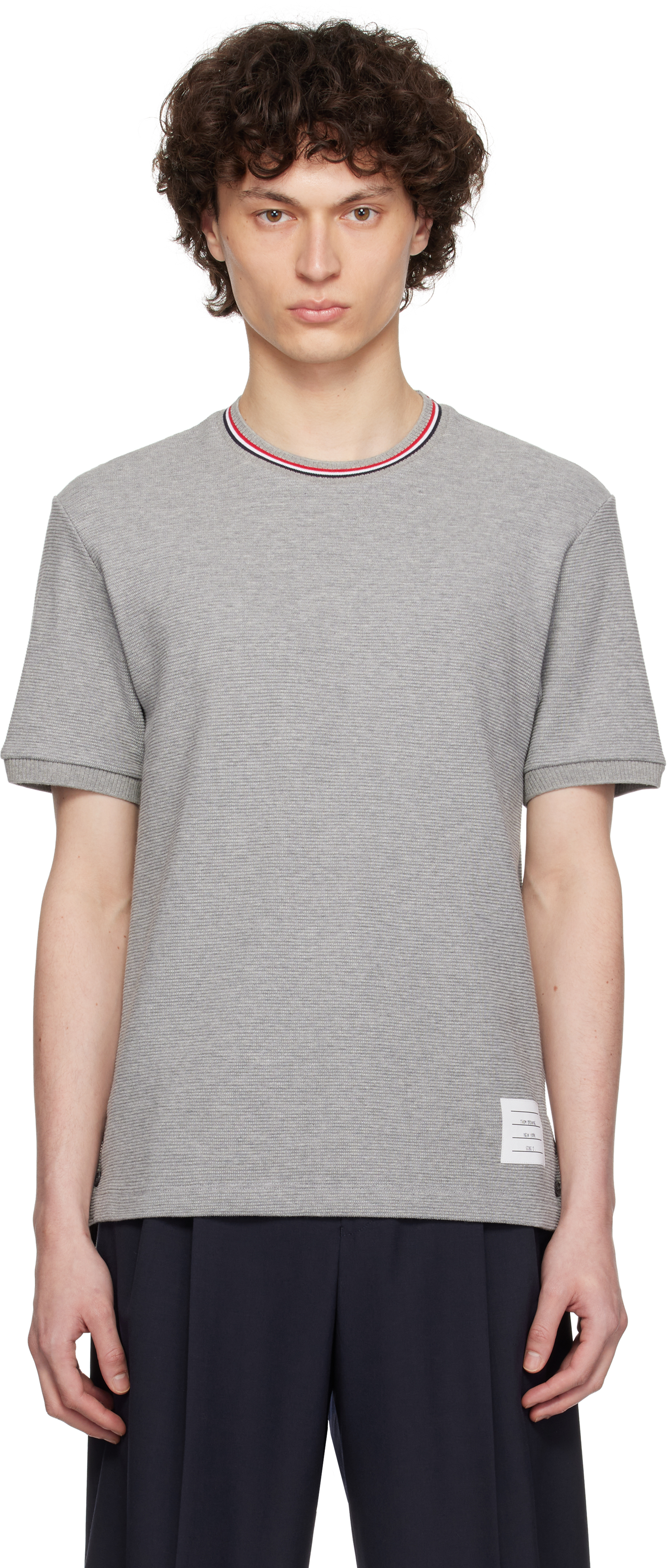 【関税込み】Thom Browne グレー リブ カフ 半袖トップス Thom Browne: グレー リブ カフ 半袖トップス | SSENSE 日本