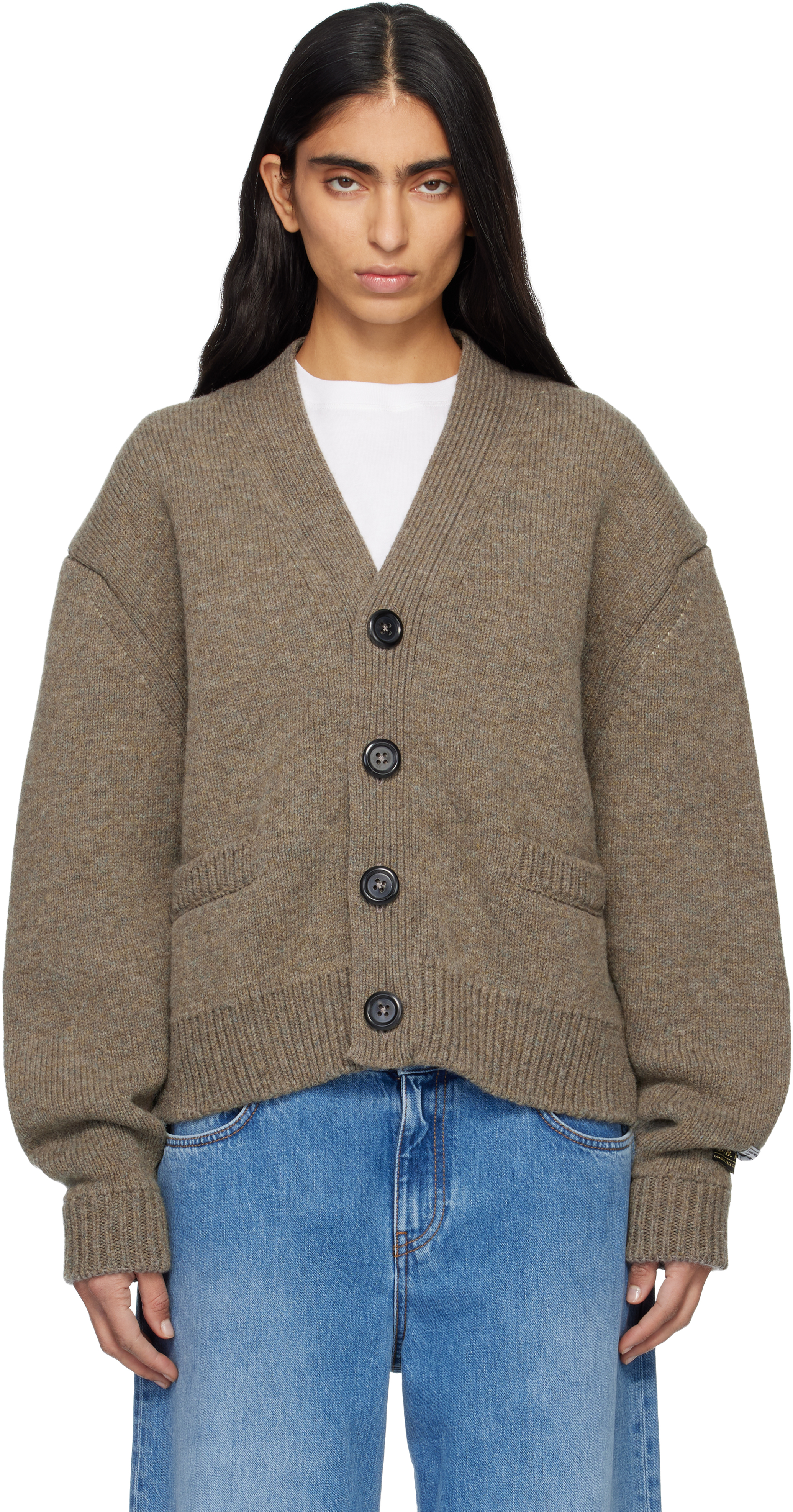 B.B. Wallaceのトープ Wylie カーディガンがセール中