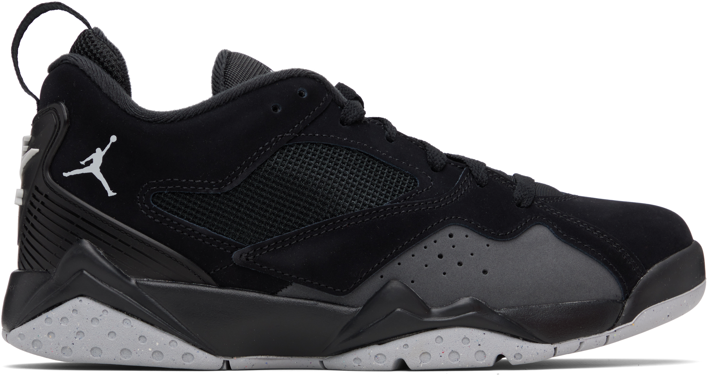 Nike Jordanのブラック＆グレー Air Jordan MVP 92 スニーカーがセール中