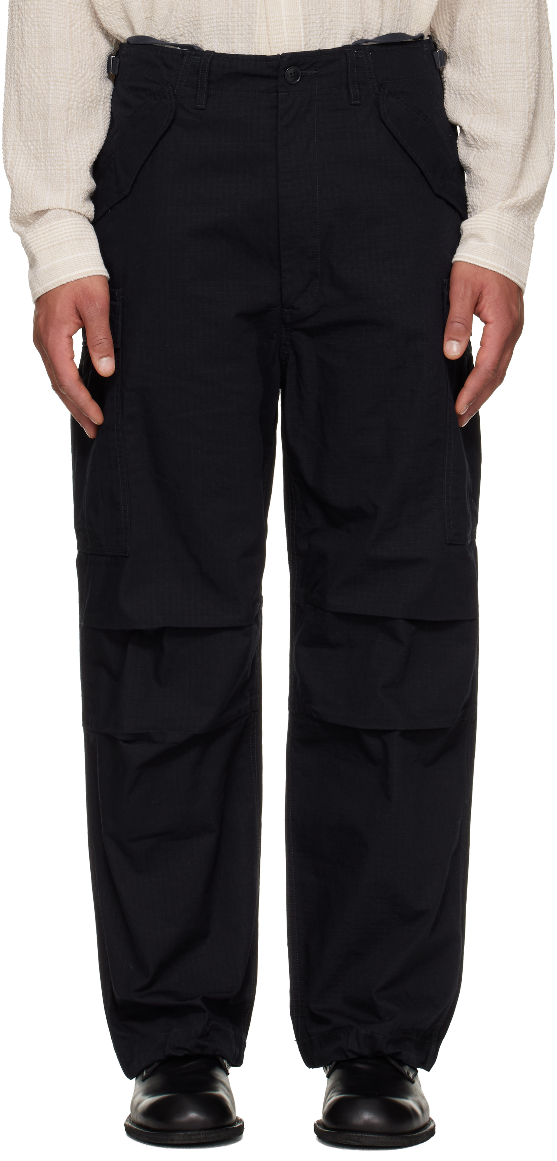 nanamicaのネイビー リップストップ カーゴパンツがセール中