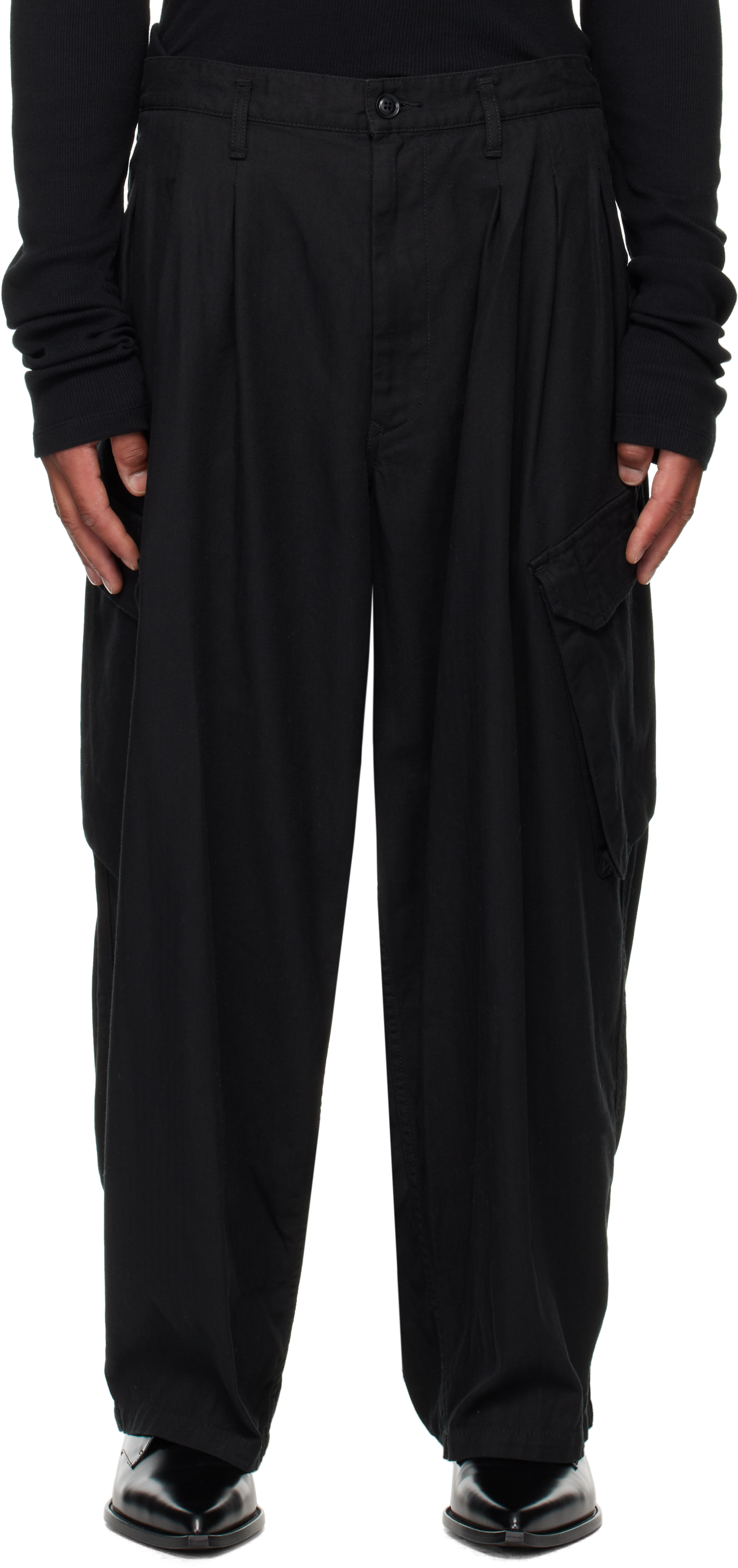 YOHJI YAMAMOTOのブラック プリーツ カーゴパンツがセール中