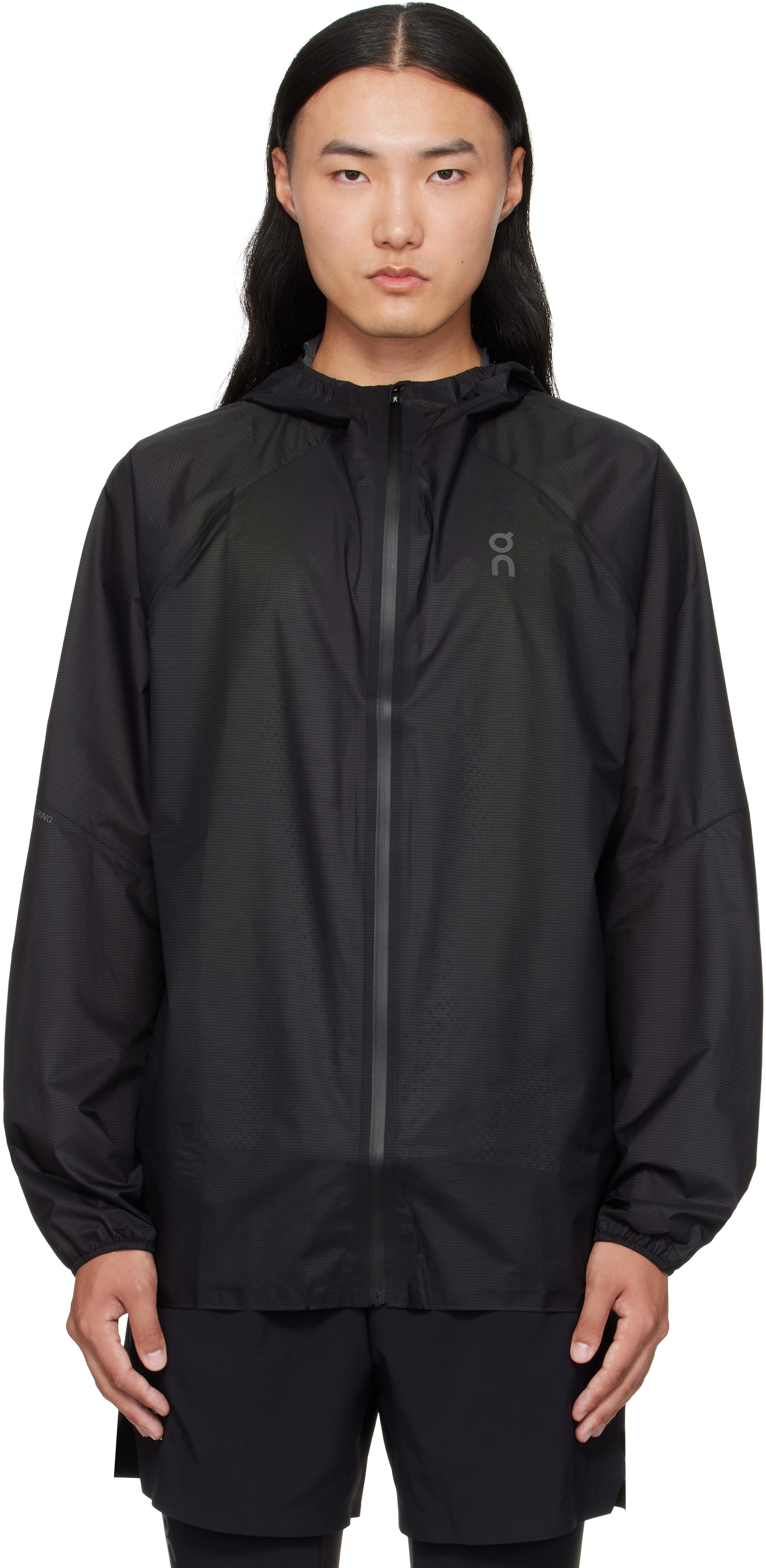 Onのブラック Ultra ジャケットがセール中