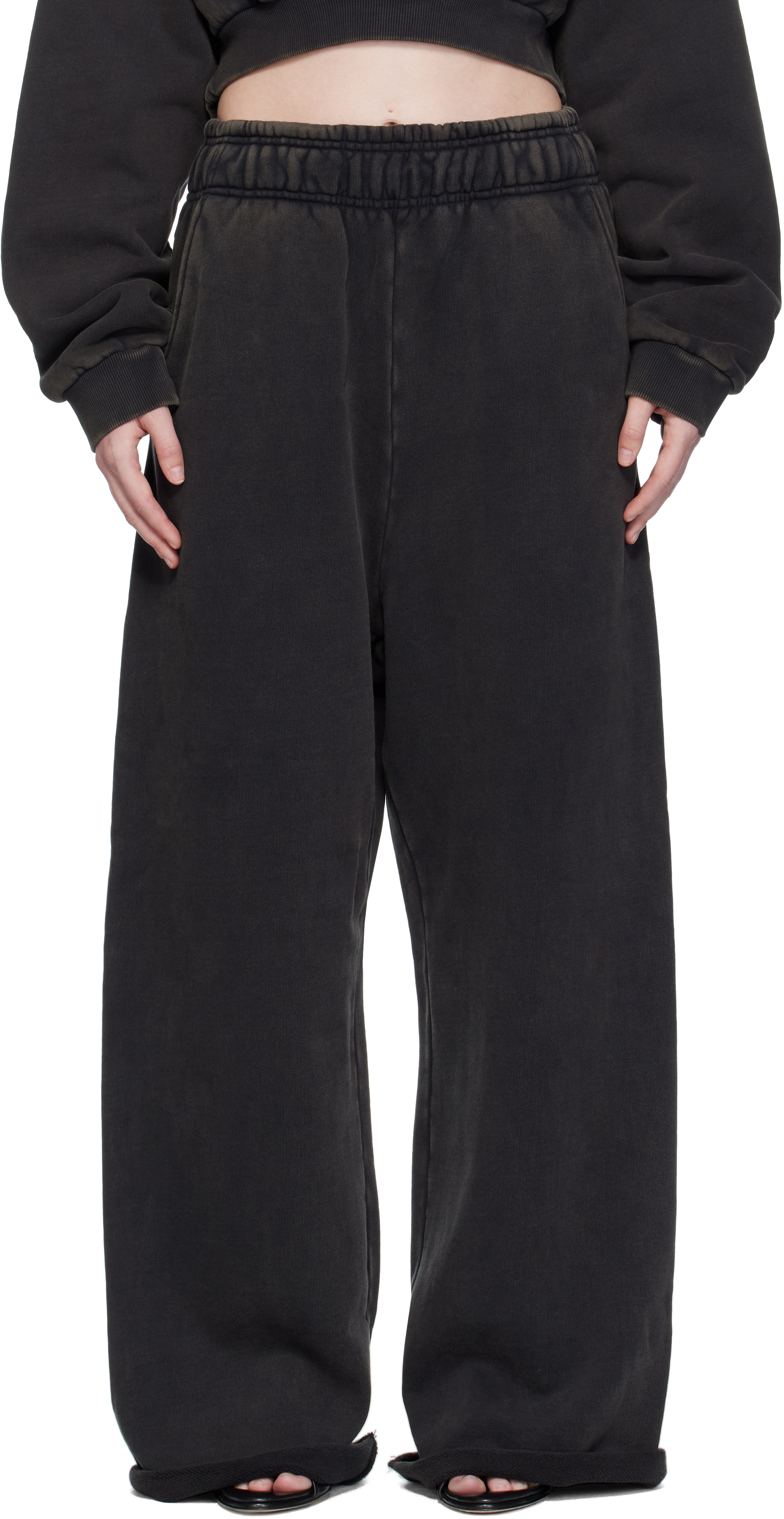 Entire Studiosのブラック Full スウェットパンツがセール中