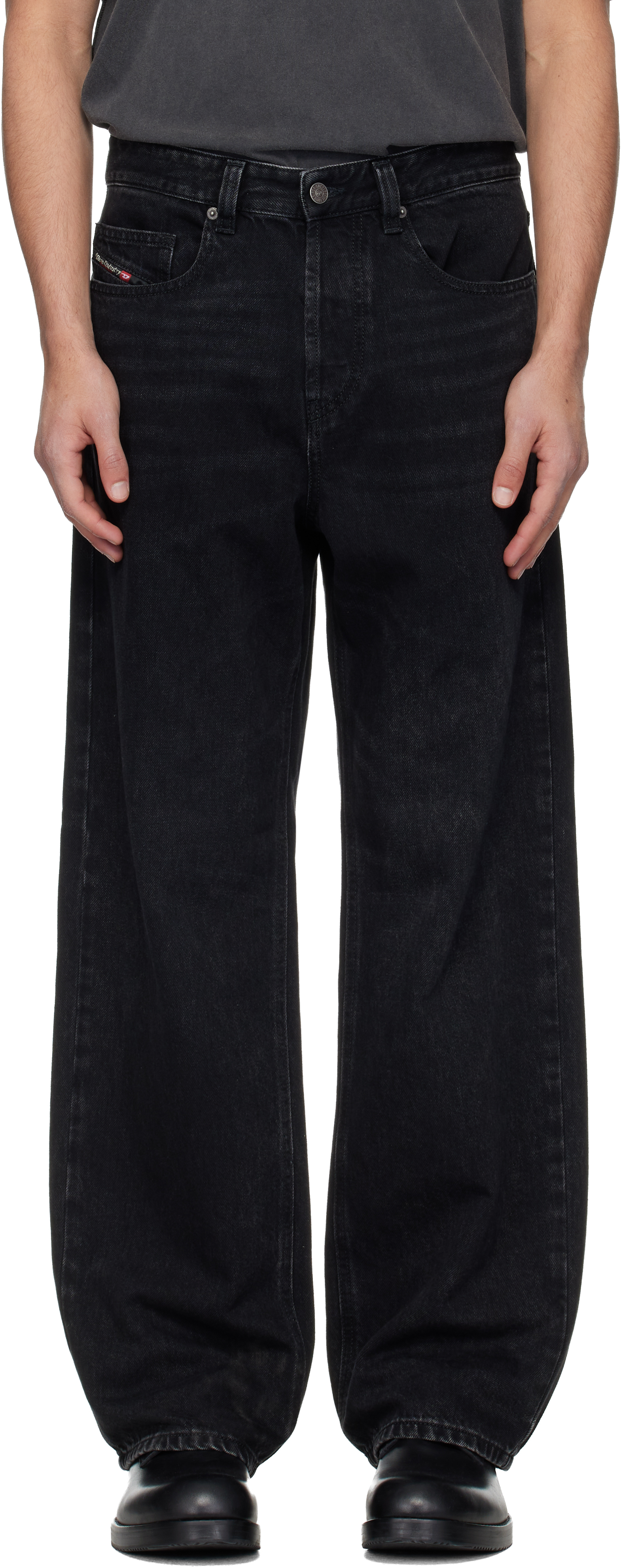 Dieselのブラック Relaxed 2001 D-Macro 09P09 ジーンズがセール中