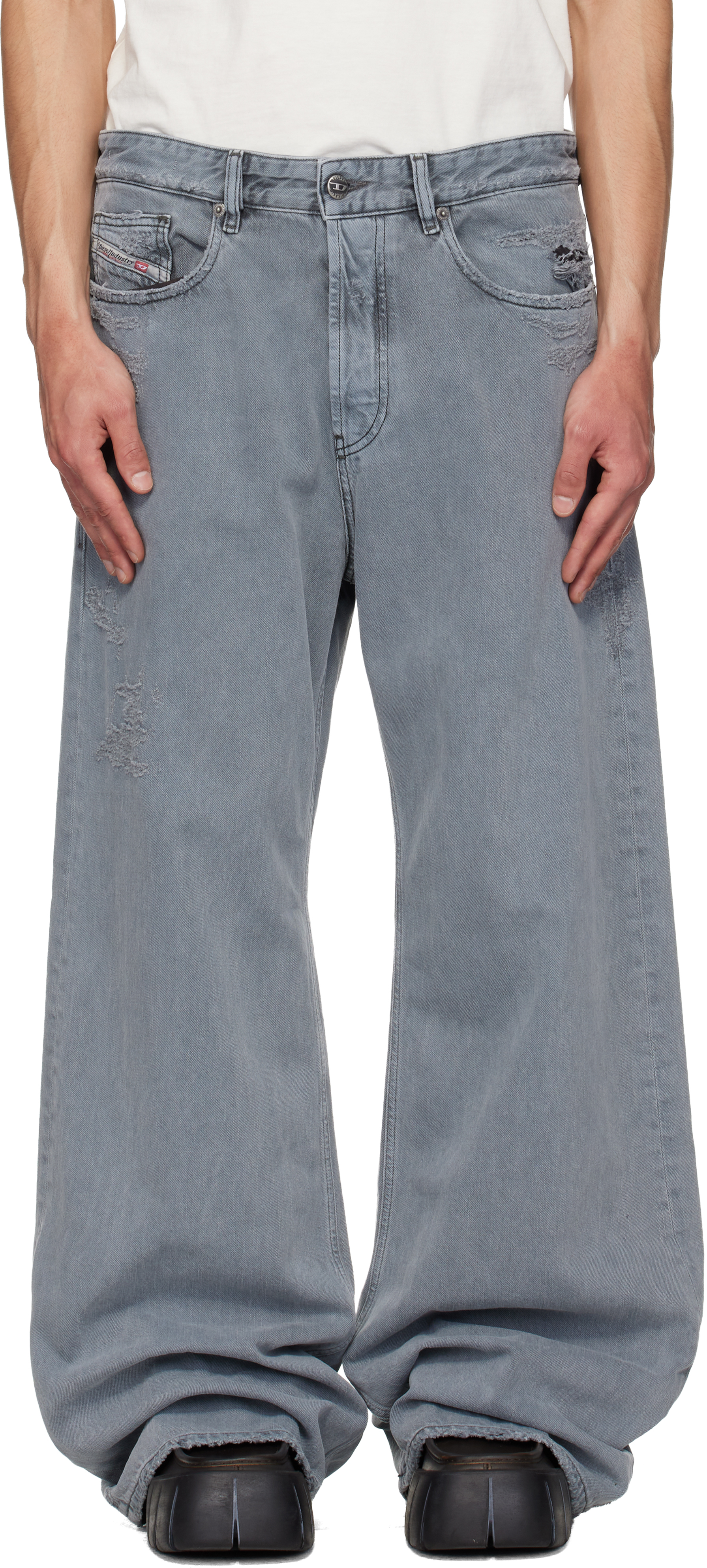 Dieselのグレー Relaxed D-Rise ジーンズがセール中