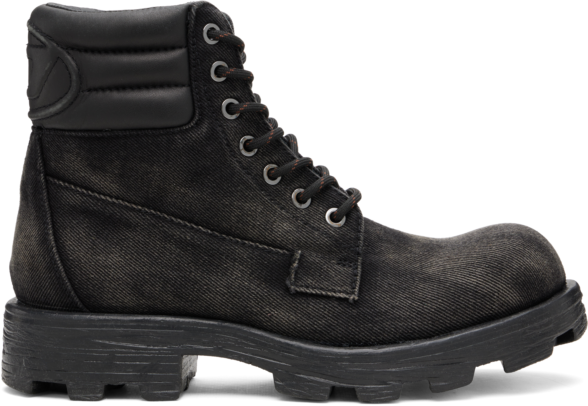 Dieselのブラック D-Hammer Lace Up ブーツがセール中