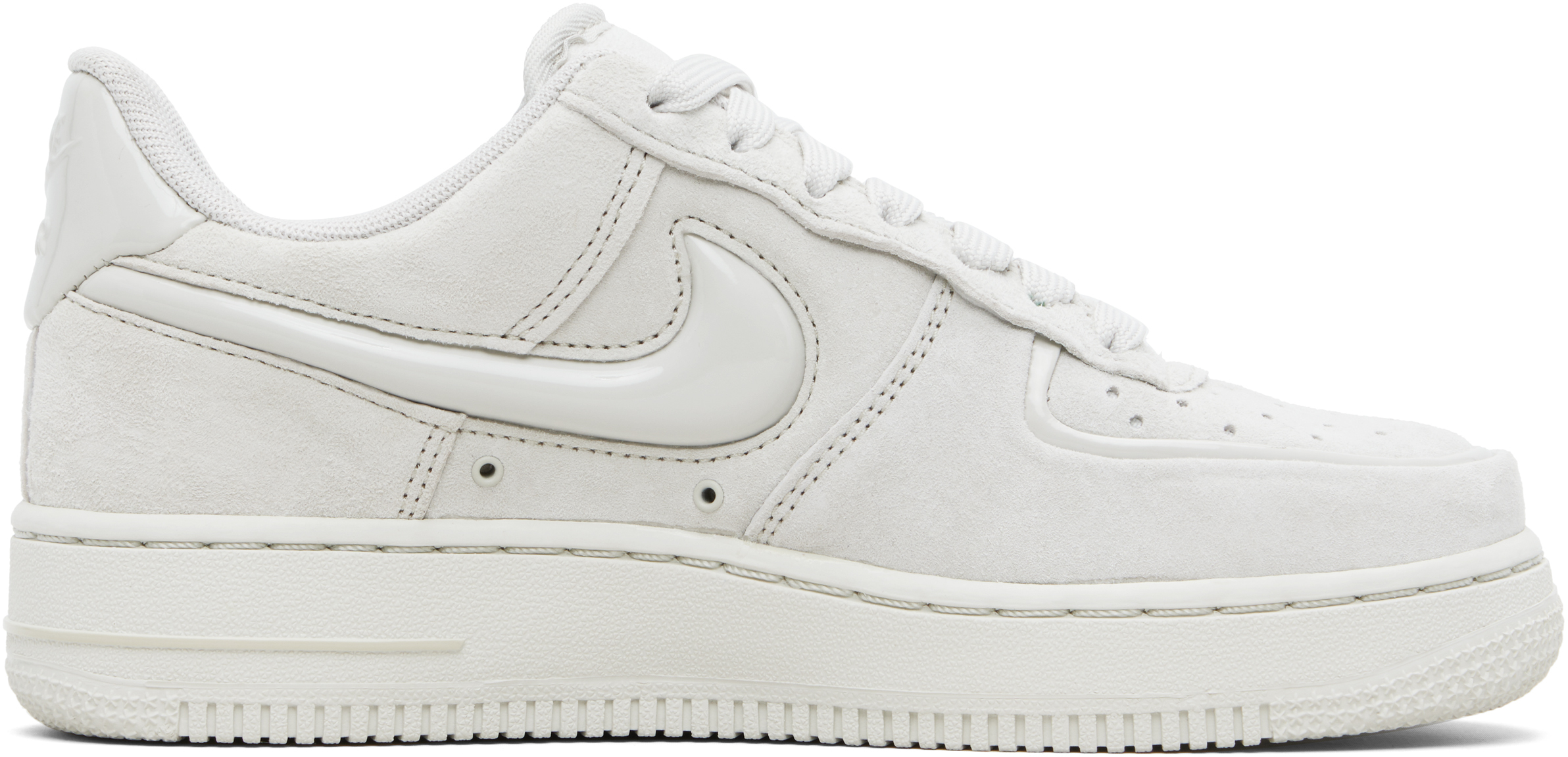 Nikeのベージュ Air Force 1 