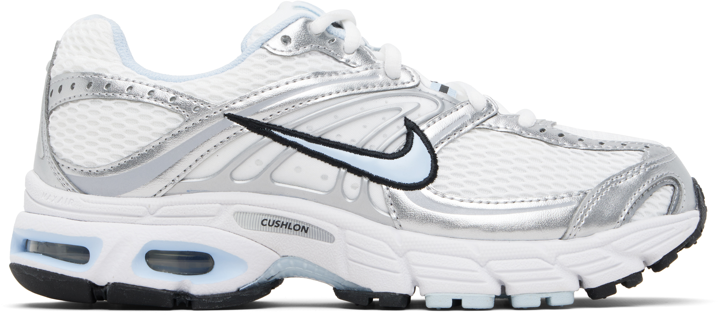 Nikeのホワイト＆シルバー Air Max Moto 2K スニーカーがセール中