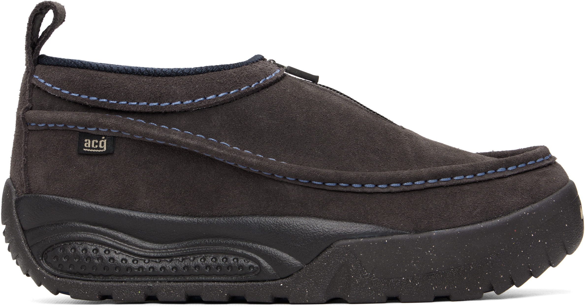 Nikeのブラウン ACG Izy SE スニーカーがセール中
