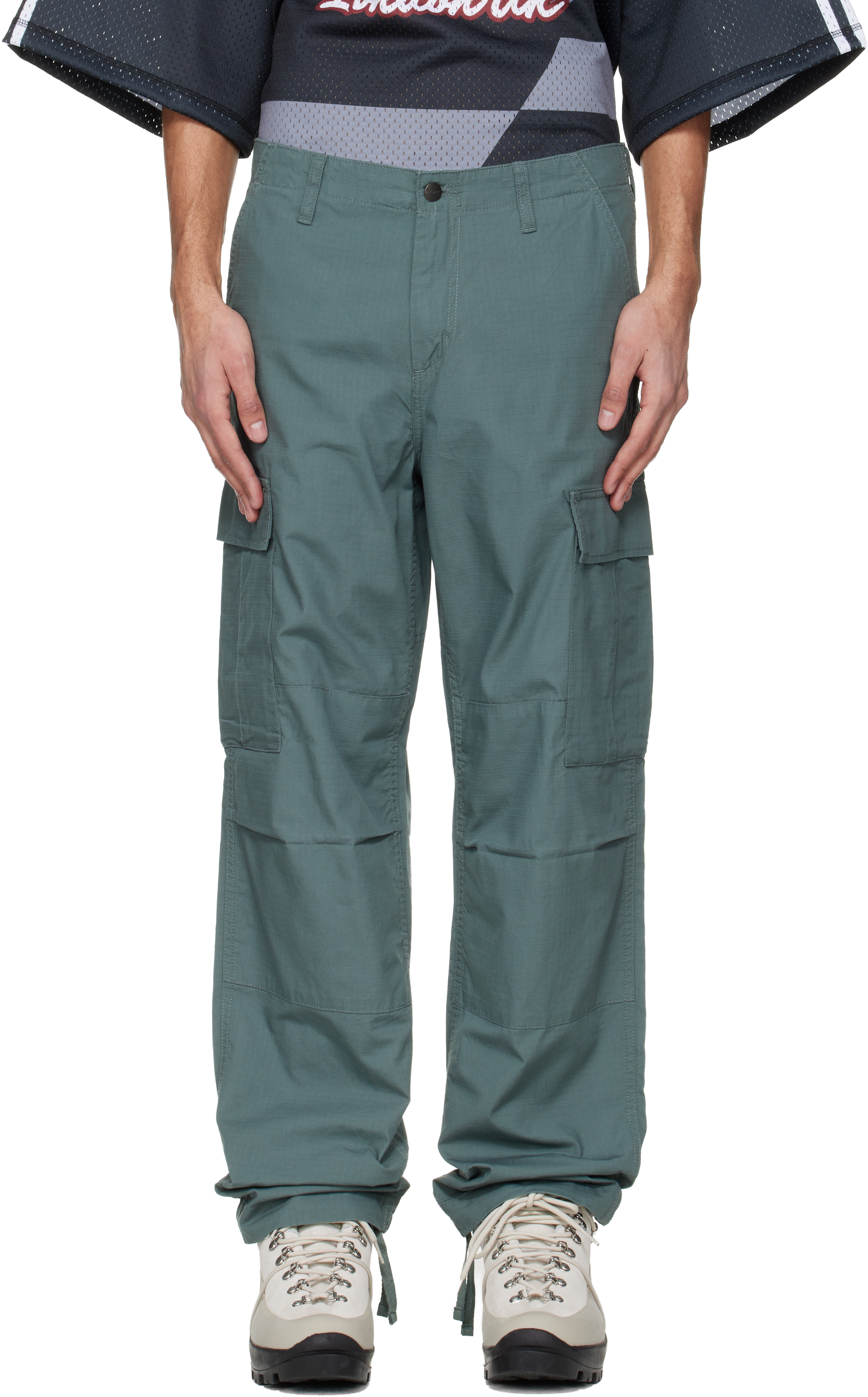 Carhartt Work In Progressのグリーン Regular カーゴパンツがセール中