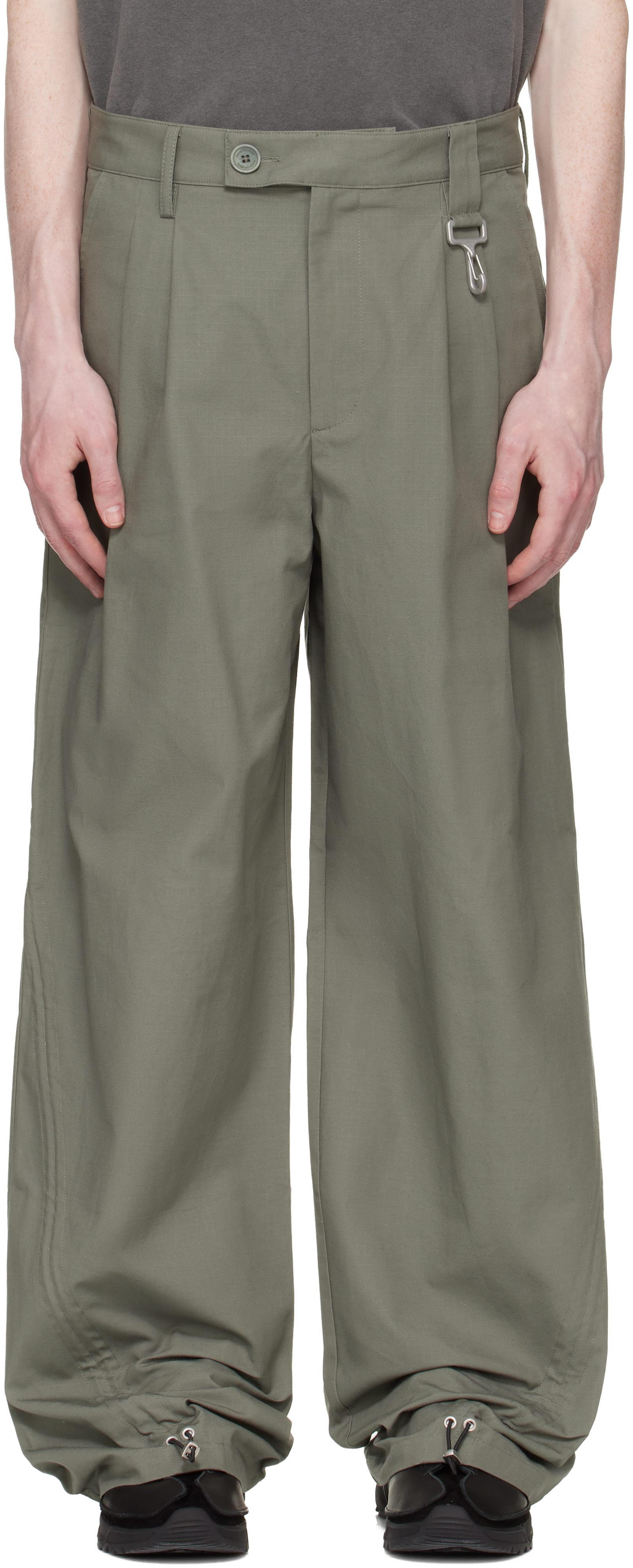 Reese Cooper: カーキ コットンリップストップ タックパンツ Reese Cooper: カーキ コットンリップストップ タックパンツ