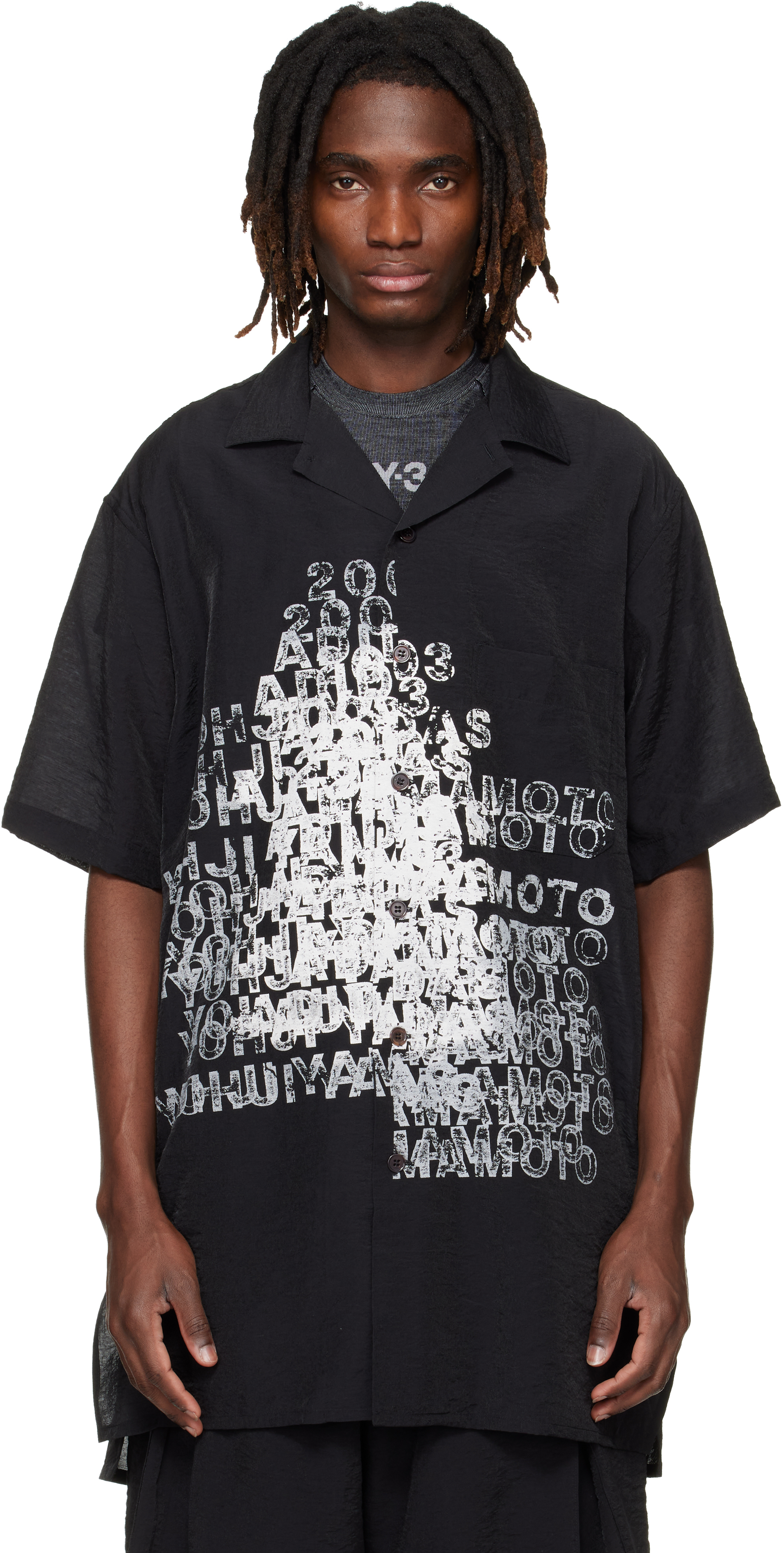 Y-3のブラック Placed Graphic 半袖ロングシャツがセール中
