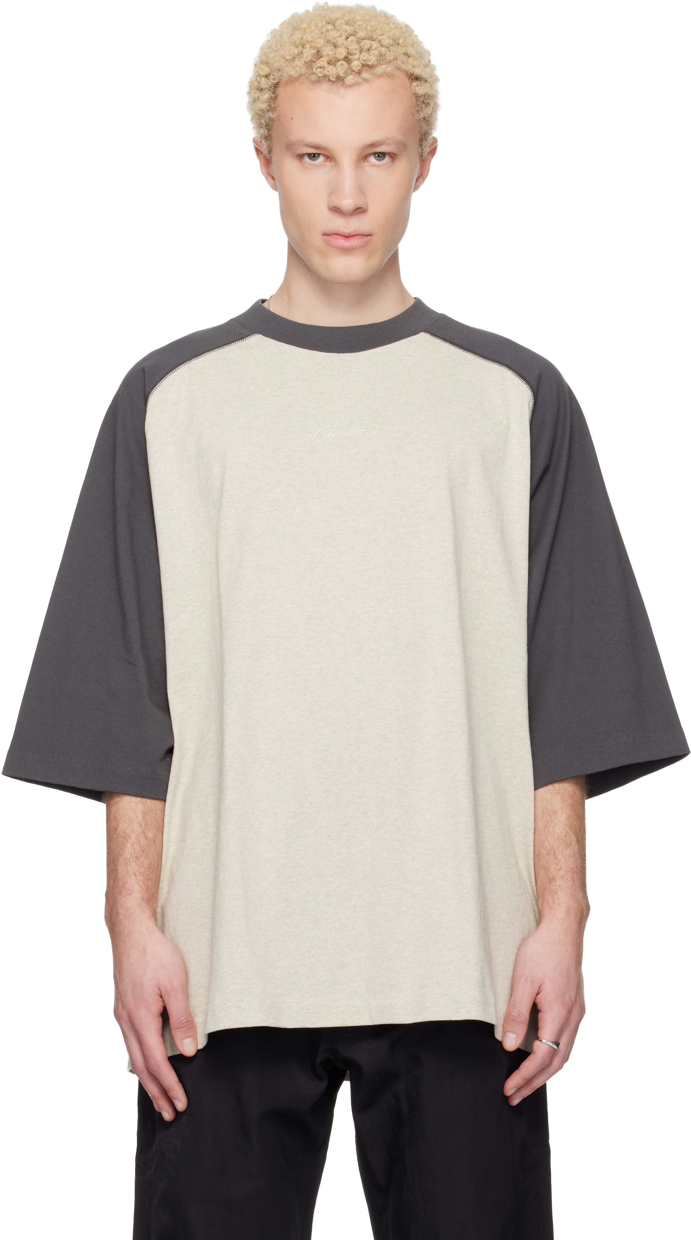Fear of God ESSENTIALS: グレー Signature Baseball Tシャツ | SSENSE 