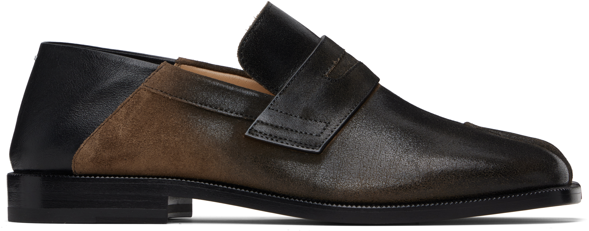 Maison Margielaのブラック＆ブラウン Tabi City ローファーがセール中
