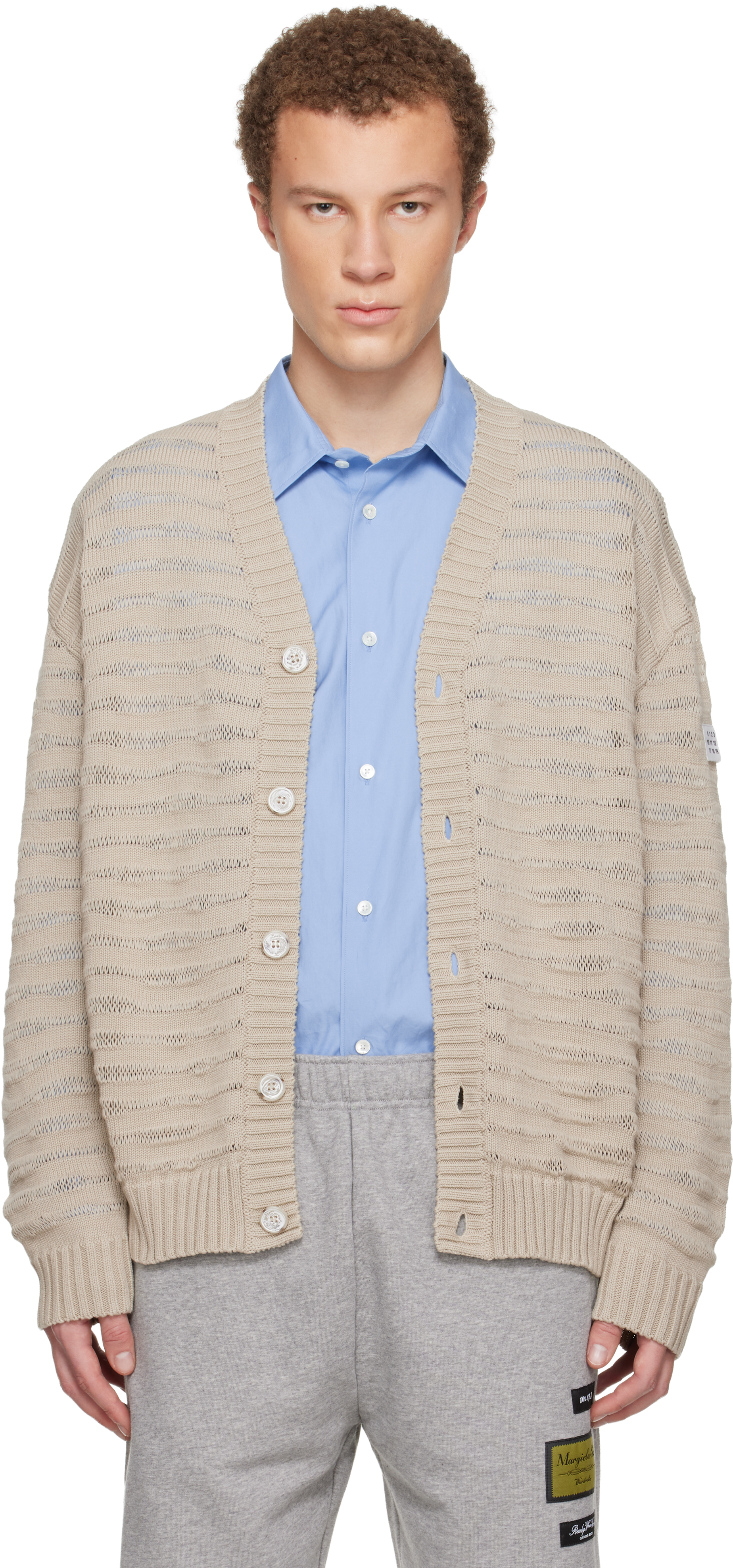 MM6 Maison Margielaのベージュ Open-Knit Stripe カーディガンがセール中